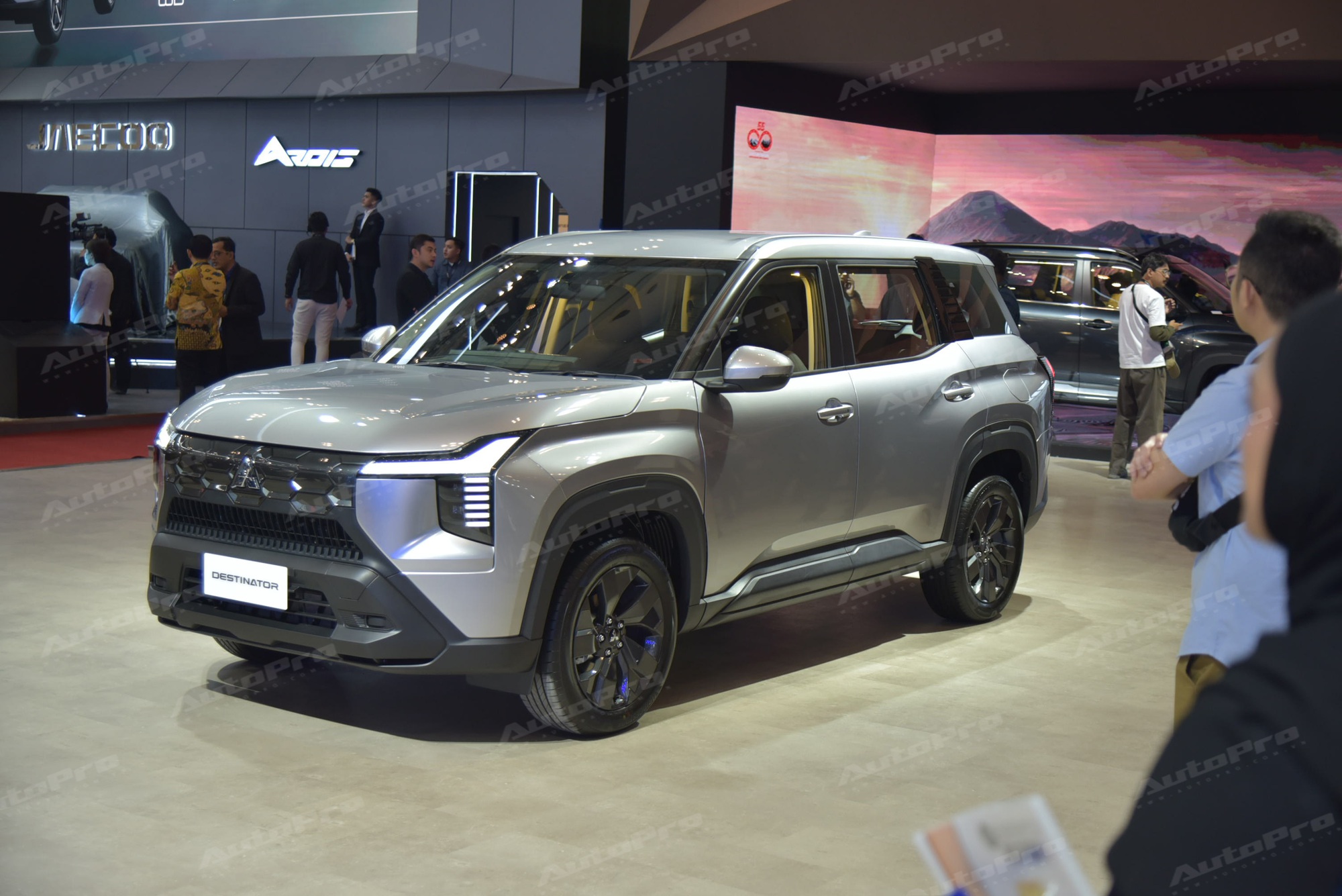 Chi tiết Mitsubishi Destinator GLS: Giá quy đổi từ 617 triệu đồng, phù hợp cho người thực dụng không cần quá nhiều tiện nghi nhưng muốn cabin rộng và gầm cao hẳn- Ảnh 14.