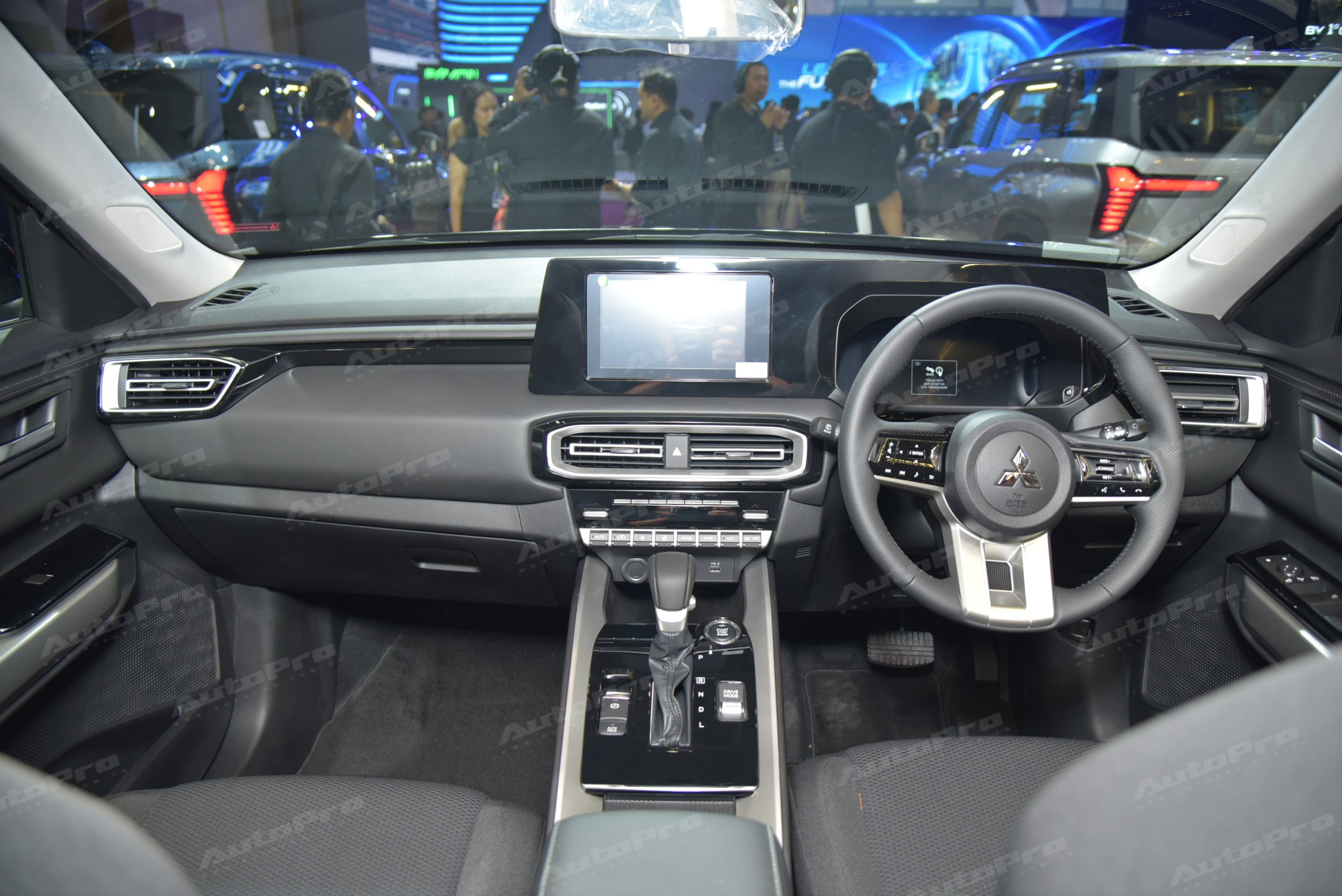 Mitsubishi Destinator Exceed có gì cho mức giá quy đổi 650 triệu đồng: Trang bị đủ dùng, có Cruise Control nhưng 'vắng bóng' ADAS- Ảnh 4. Mitsubishi Destinator Exceed có gì cho mức giá quy đổi 650 triệu đồng: Trang bị đủ dùng, có Cruise Control nhưng 'vắng bóng' ADAS- Ảnh 4.