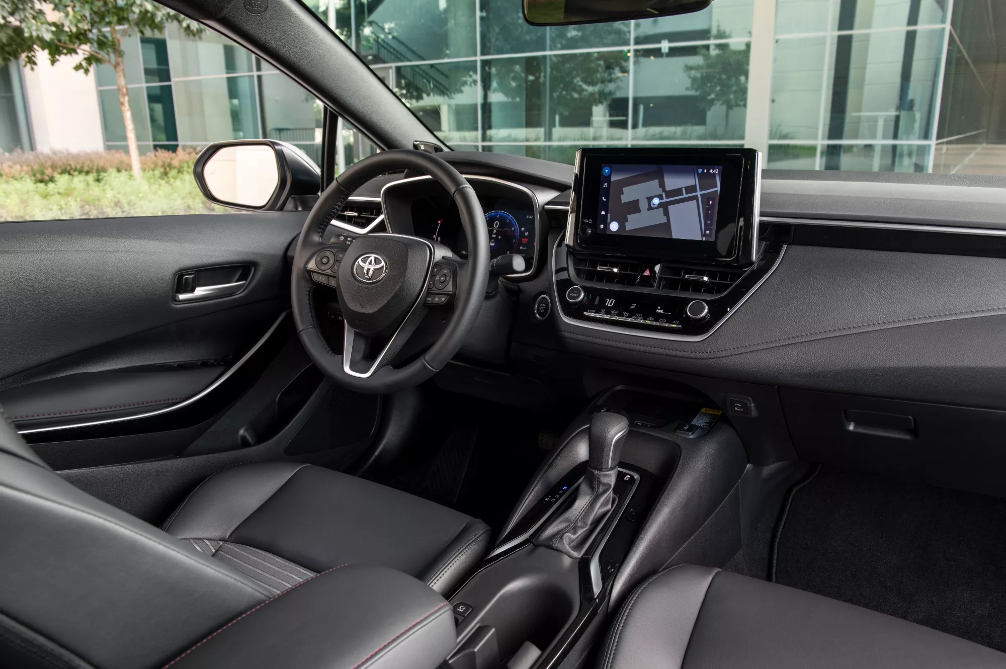 Toyota Corolla 2026 ra mắt: ADAS xịn hơn, tiện nghi nâng cấp có điểm giống Altis tại Việt Nam- Ảnh 8.