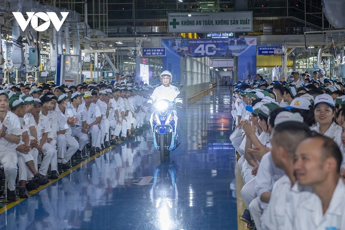 Nhiều mẫu xe phải dừng bán nếu không đáp ứng hạn mức tiêu thụ nhiên liệu- Ảnh 2. Nhiều mẫu xe phải dừng bán nếu không đáp ứng hạn mức tiêu thụ nhiên liệu- Ảnh 2.