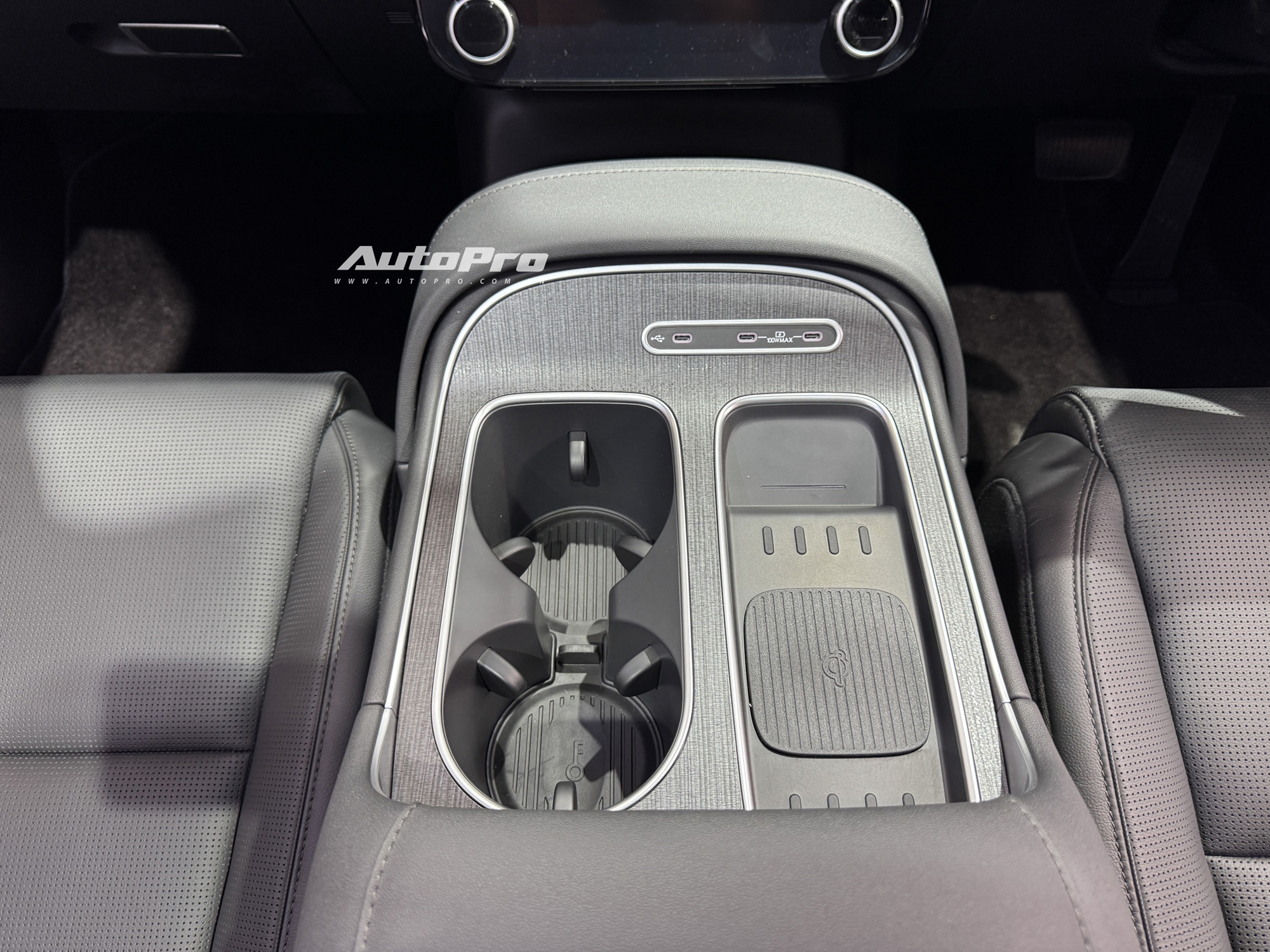 Sờ thử Hyundai Palisade bản tiêu chuẩn giá hơn 1,7 tỷ vừa về ĐNÁ: Nội thất không giống bản 'base', vẫn có đủ ADAS, loa Bose, màn hình to- Ảnh 14. Sờ thử Hyundai Palisade bản tiêu chuẩn giá hơn 1,7 tỷ vừa về ĐNÁ: Nội thất không giống bản 'base', vẫn có đủ ADAS, loa Bose, màn hình to- Ảnh 14.