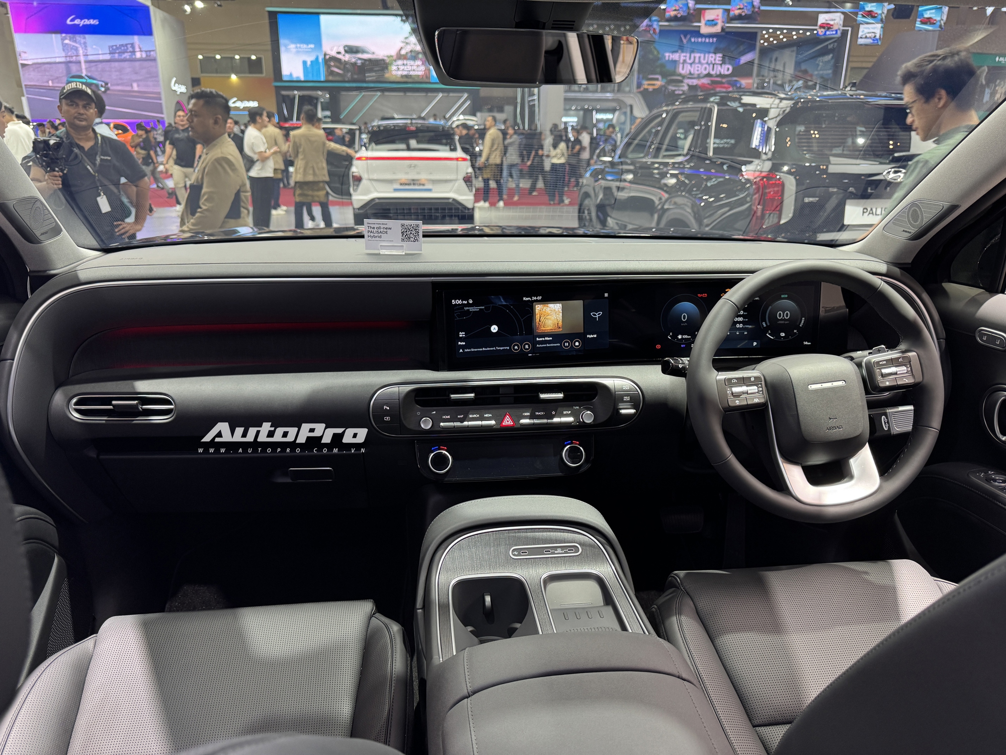 Sờ thử Hyundai Palisade bản tiêu chuẩn giá hơn 1,7 tỷ vừa về ĐNÁ: Nội thất không giống bản 'base', vẫn có đủ ADAS, loa Bose, màn hình to- Ảnh 9. Sờ thử Hyundai Palisade bản tiêu chuẩn giá hơn 1,7 tỷ vừa về ĐNÁ: Nội thất không giống bản 'base', vẫn có đủ ADAS, loa Bose, màn hình to- Ảnh 9.
