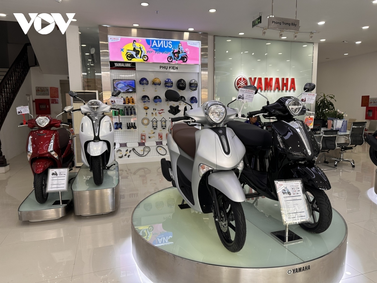 Nhiều mẫu xe phải dừng bán nếu không đáp ứng hạn mức tiêu thụ nhiên liệu- Ảnh 3. Nhiều mẫu xe phải dừng bán nếu không đáp ứng hạn mức tiêu thụ nhiên liệu- Ảnh 3.
