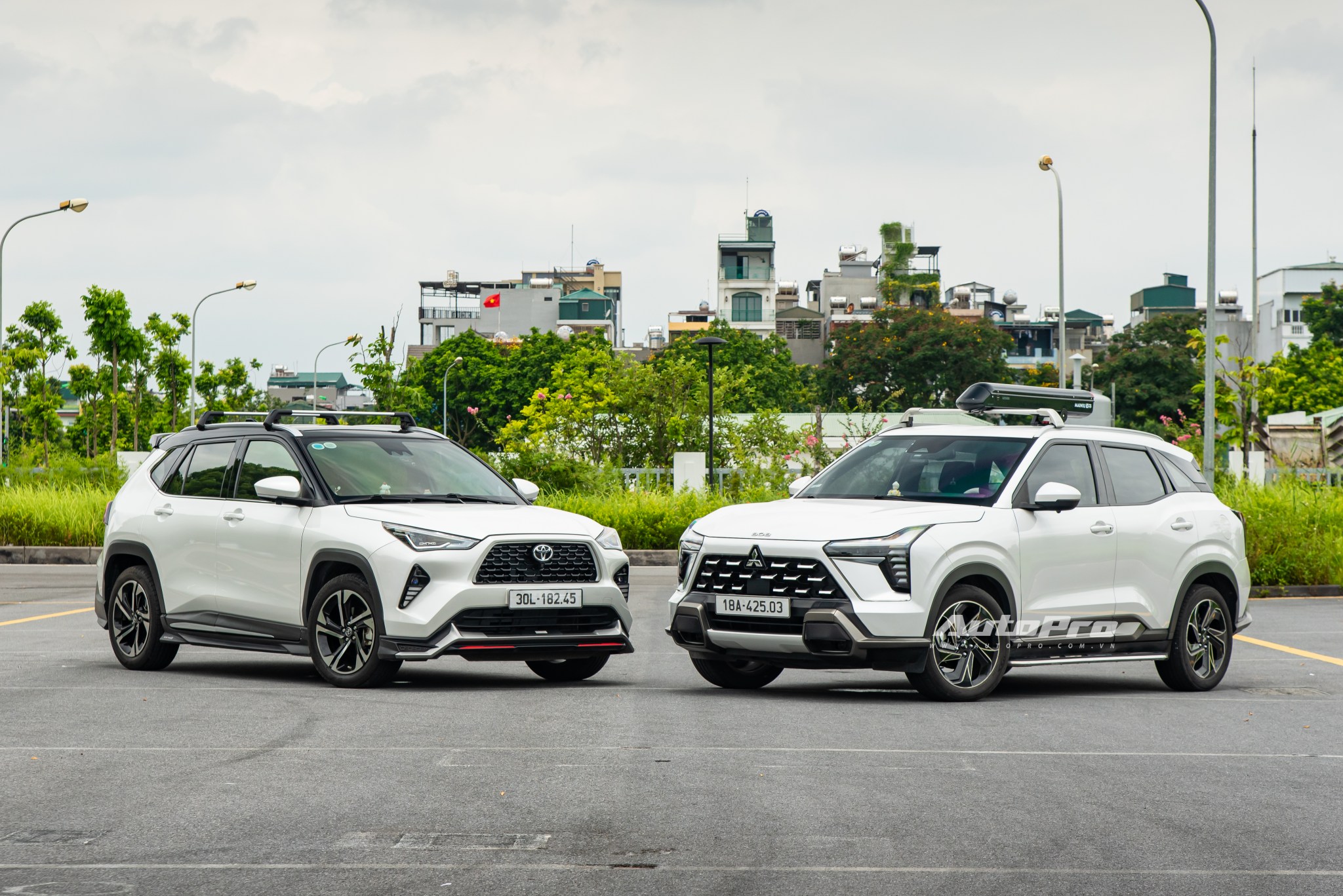 Đổi xe lái thử, hai chủ xe Mitsubishi Xforce và Toyota Yaris Cross bóc tách nhiều điểm khác biệt mà thông số không thể hiện được- Ảnh 1. Đổi xe lái thử, hai chủ xe Mitsubishi Xforce và Toyota Yaris Cross bóc tách nhiều điểm khác biệt mà thông số không thể hiện được- Ảnh 1.