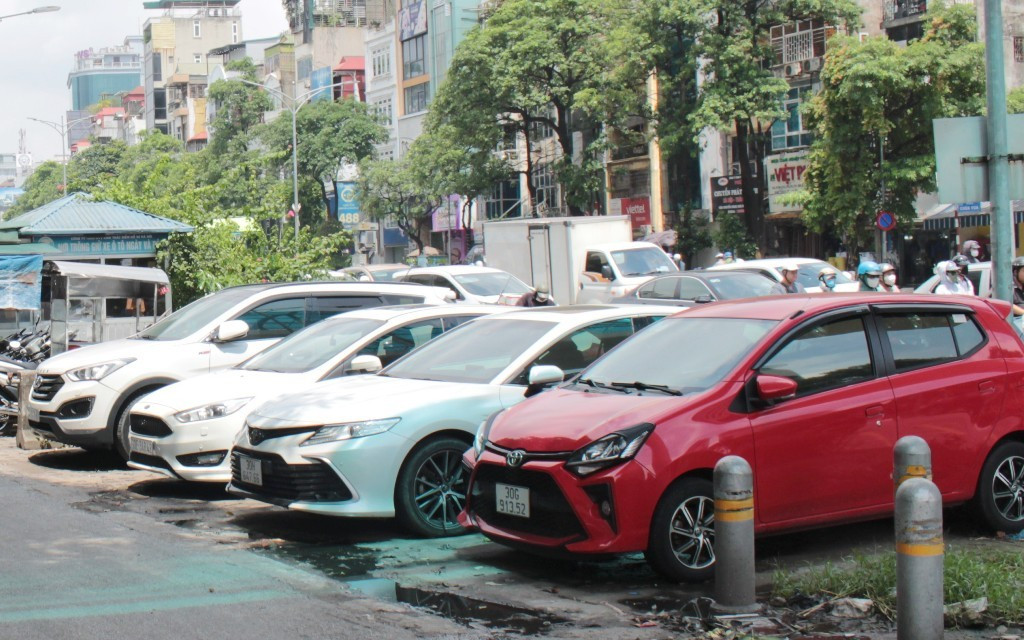 Hà Nội: 4 vị trí khu vực cấm xe máy xăng dự kiến làm bãi đỗ, trạm sạc xe điện- Ảnh 5. Hà Nội: 4 vị trí khu vực cấm xe máy xăng dự kiến làm bãi đỗ, trạm sạc xe điện- Ảnh 5.