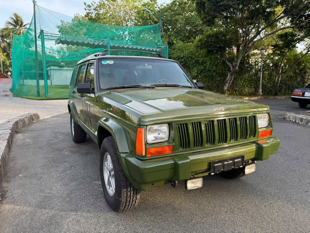Ông Đặng Lê Nguyên Vũ lại có thêm 'hàng độc': SUV địa hình Jeep Cherokee gần 25 năm tuổi chỉ mới đi hơn 1.600km- Ảnh 3.