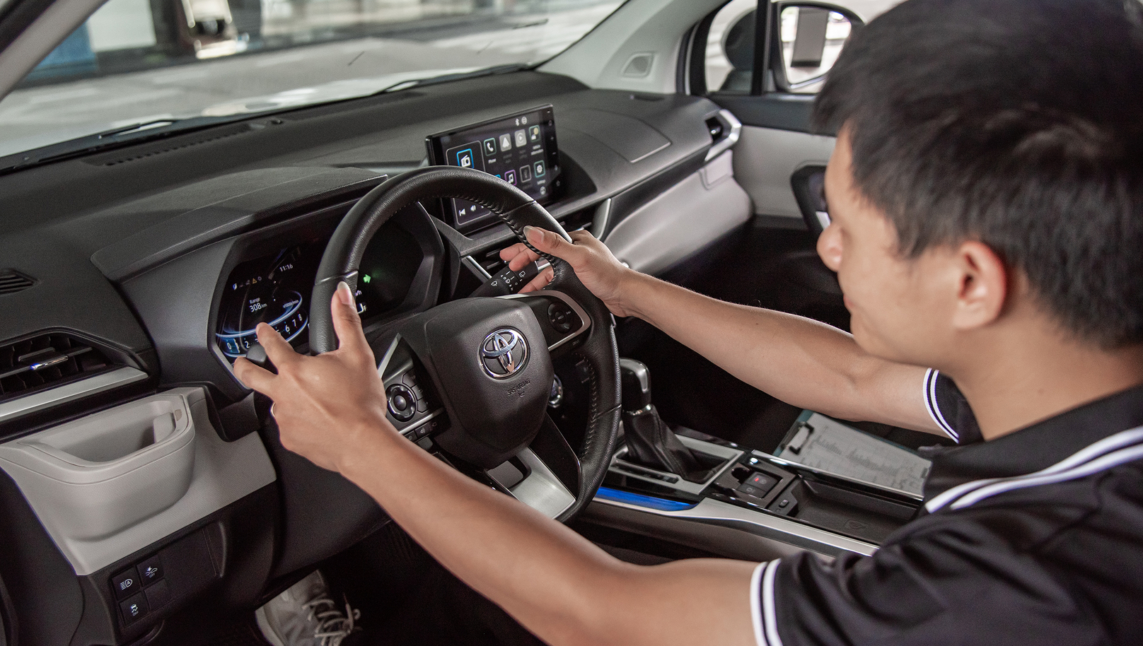 Đưa chiếc Toyota Veloz Cross chạy dịch vụ tới 3 nơi để bán lại và đây là câu trả lời từ thị trường xe cũ- Ảnh 10.
