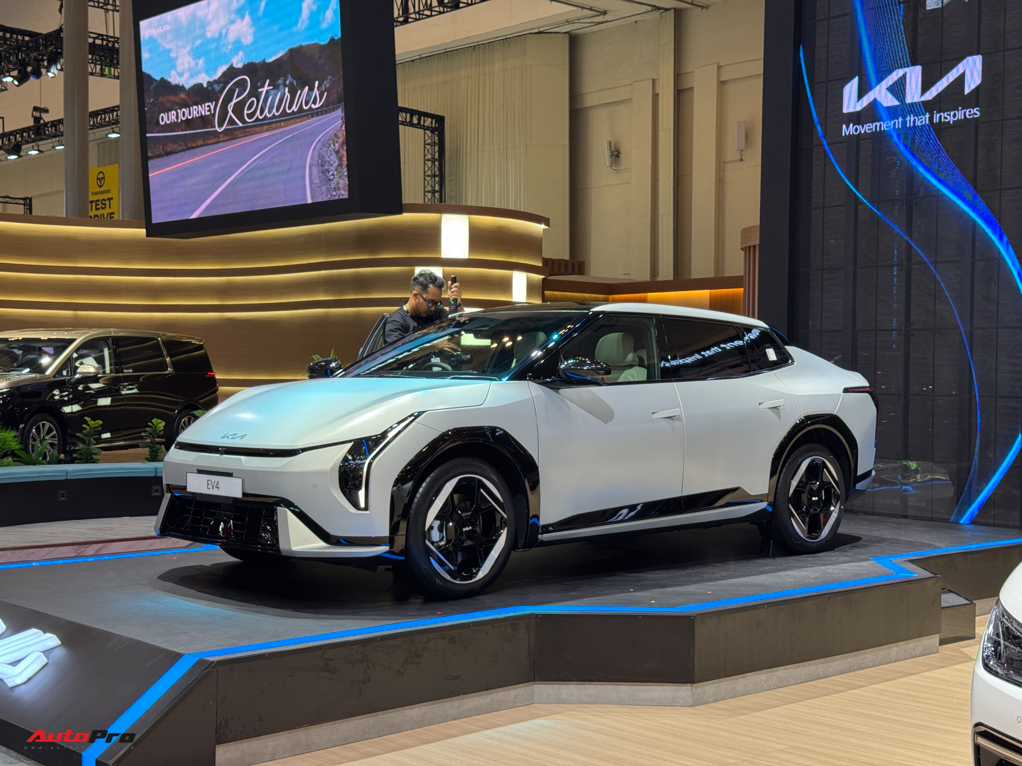 Kia EV4 ra mắt Đông Nam Á: Chạy tối đa 630km/sạc, nếu về Việt Nam đủ chạy từ Hà Nội tới Quảng Trị- Ảnh 2.