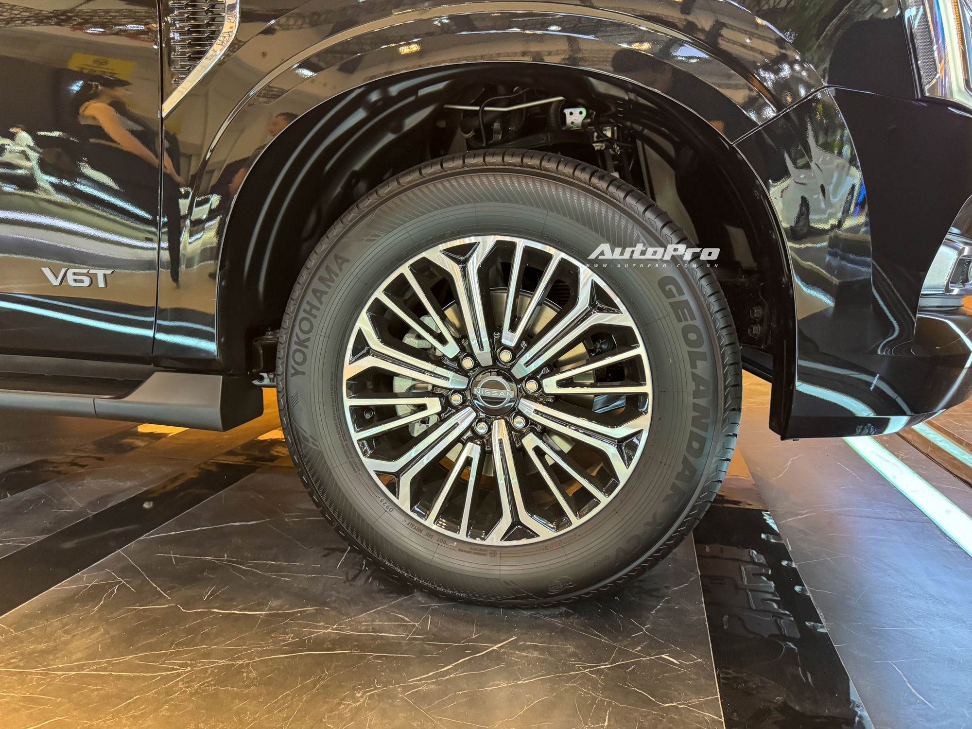 Ngồi thử Nissan Patrol thế hệ mới 'đồn đoán' sẽ về Việt Nam: Nội thất đủ cho 8 người lớn, dùng máy V6 chung với GT-R- Ảnh 6. Ngồi thử Nissan Patrol thế hệ mới 'đồn đoán' sẽ về Việt Nam: Nội thất đủ cho 8 người lớn, dùng máy V6 chung với GT-R- Ảnh 6.