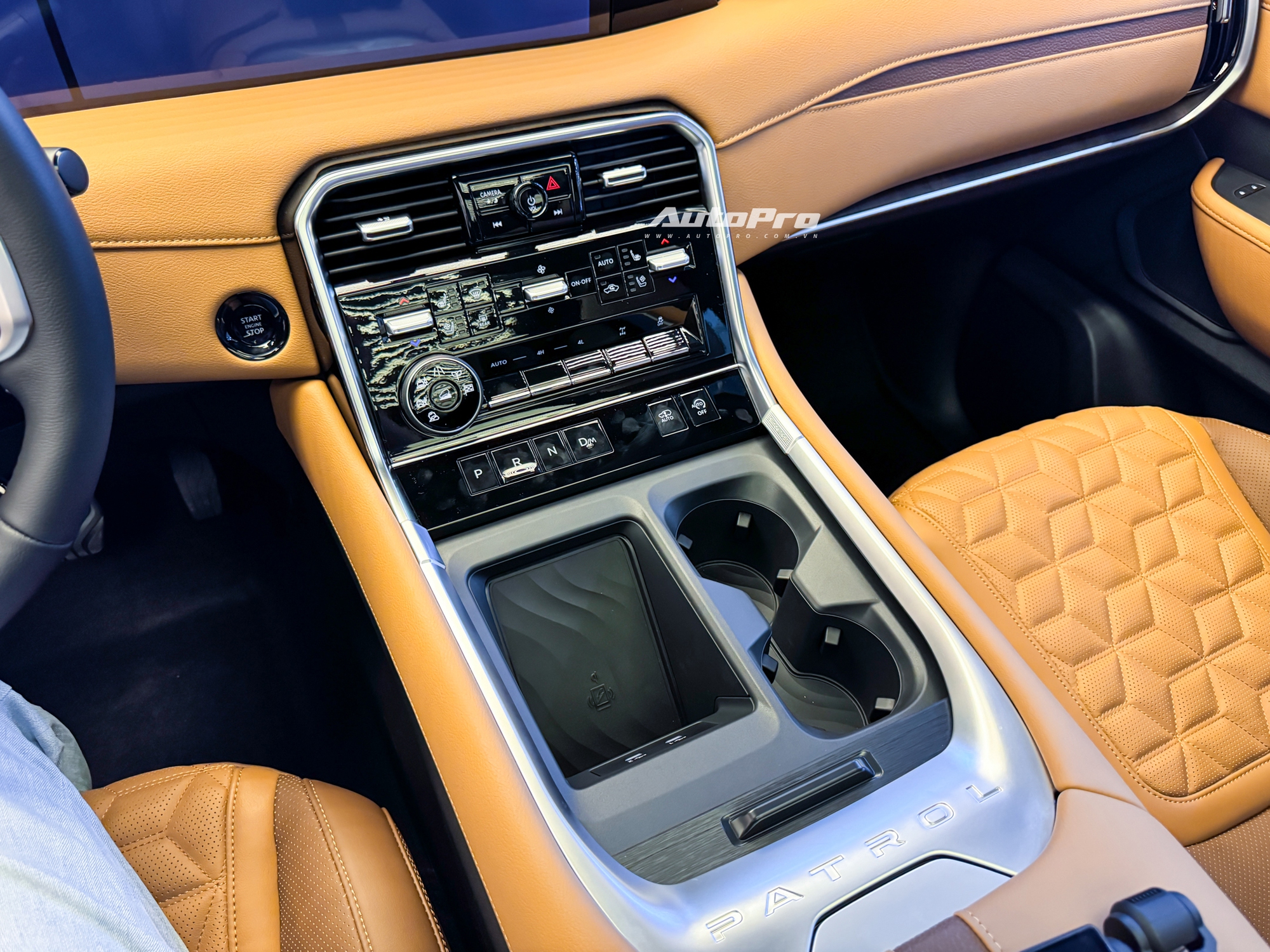 Ngồi thử Nissan Patrol thế hệ mới 'đồn đoán' sẽ về Việt Nam: Nội thất đủ cho 8 người lớn, dùng máy V6 chung với GT-R- Ảnh 15. Ngồi thử Nissan Patrol thế hệ mới 'đồn đoán' sẽ về Việt Nam: Nội thất đủ cho 8 người lớn, dùng máy V6 chung với GT-R- Ảnh 15.