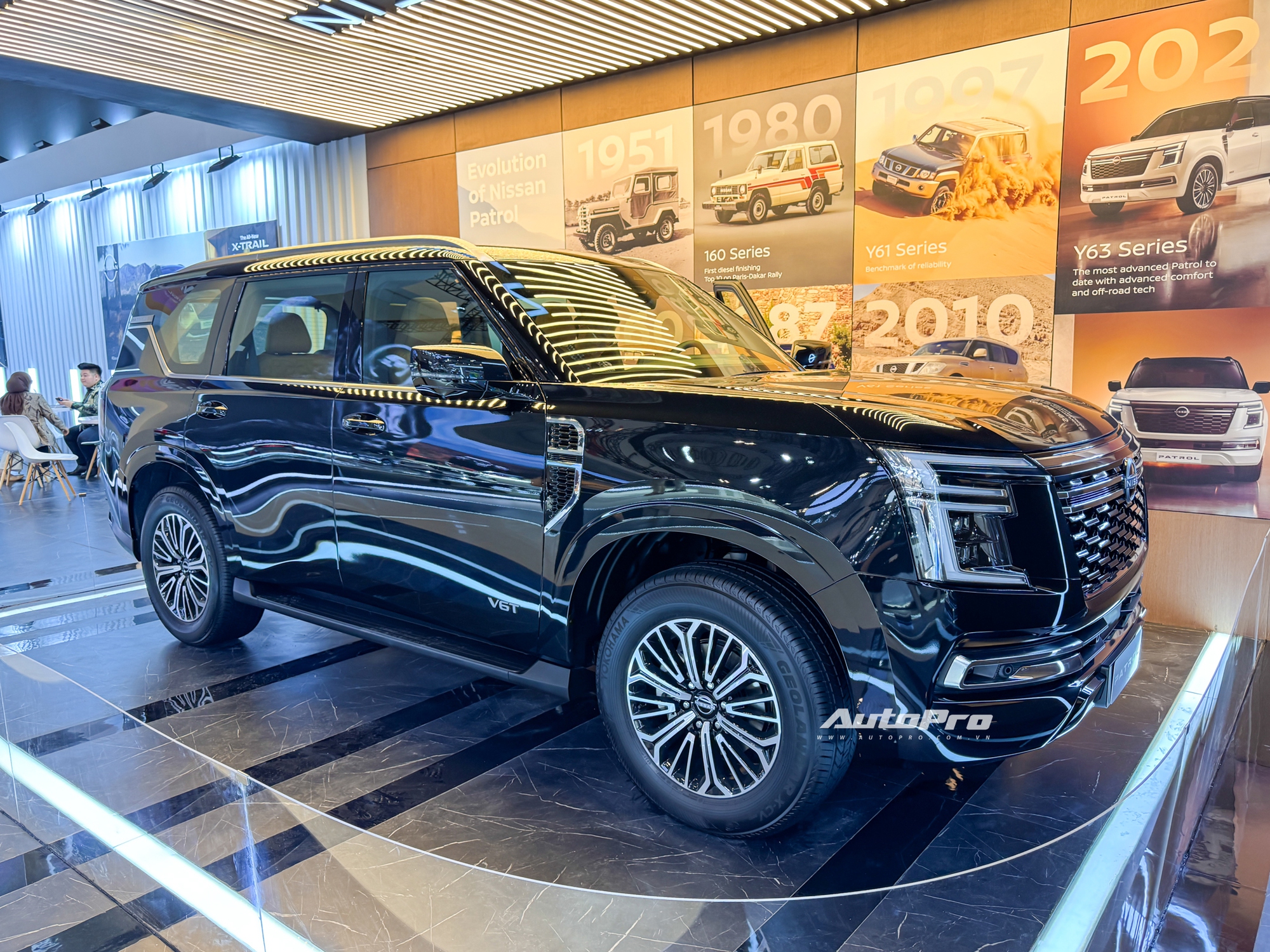 Ngồi thử Nissan Patrol thế hệ mới 'đồn đoán' sẽ về Việt Nam: Nội thất đủ cho 8 người lớn, dùng máy V6 chung với GT-R- Ảnh 1. Ngồi thử Nissan Patrol thế hệ mới 'đồn đoán' sẽ về Việt Nam: Nội thất đủ cho 8 người lớn, dùng máy V6 chung với GT-R- Ảnh 1.
