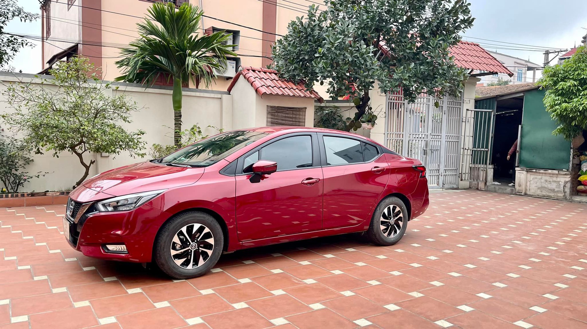 Chủ xe Nissan Almera: 'Bị cả chủ xe i10 chê ì nhưng có ngồi cầm lái mới thấy thích hơn cả City'- Ảnh 8.
