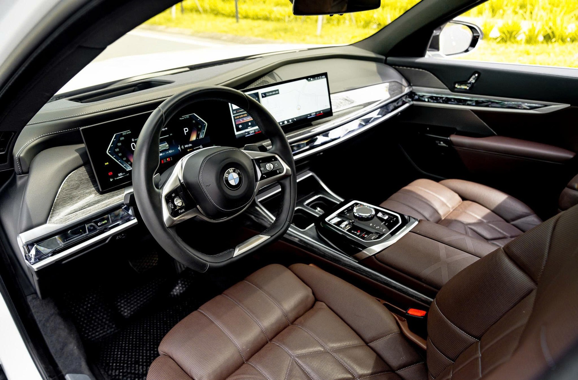 BMW 735i 2023 đắt hơn cả xe mới, rao giá hơn 4,5 tỷ đồng, người bán giải thích: 'Vì có điểm độc nhất Việt Nam'- Ảnh 5.