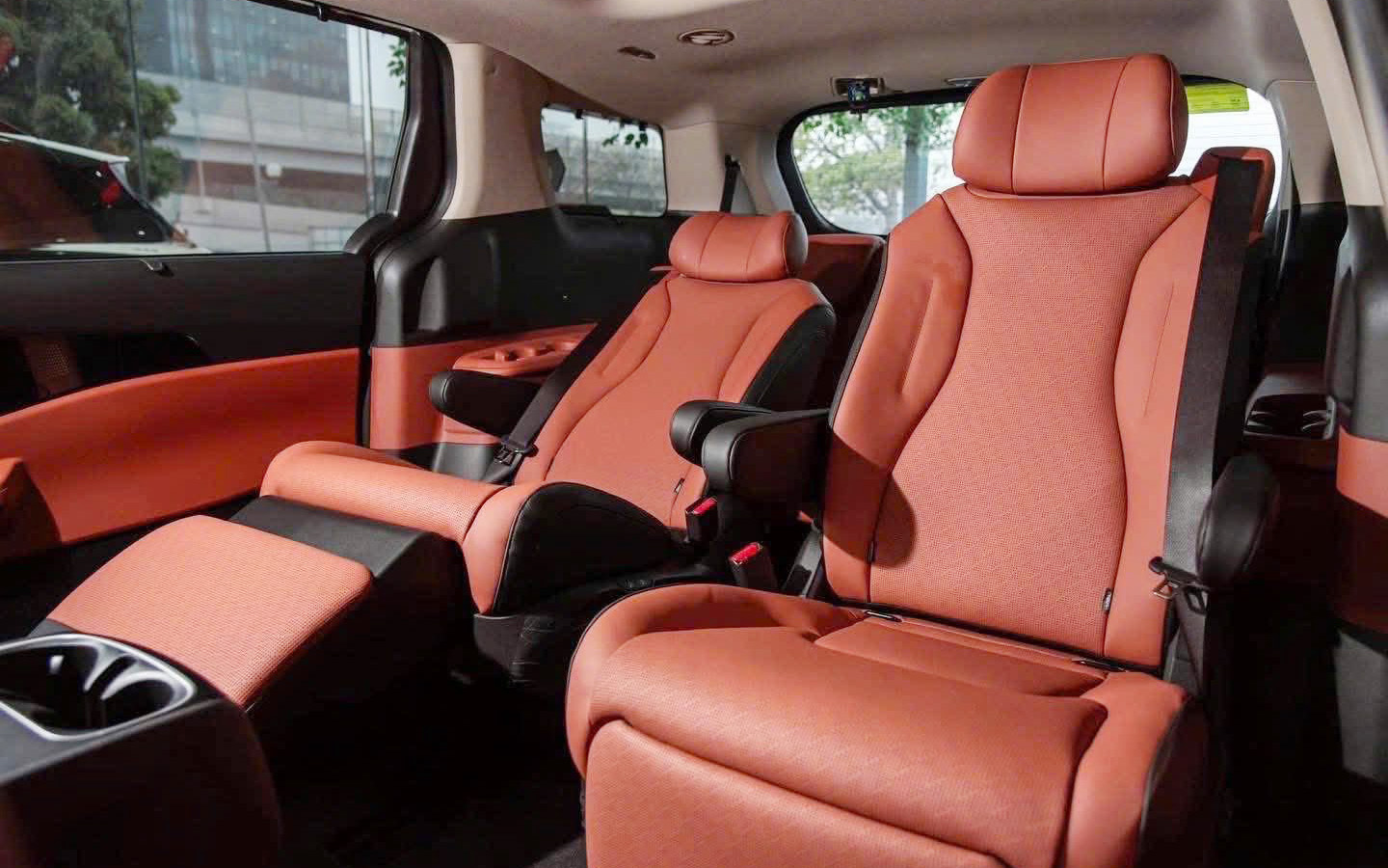 Giá Kia Carnival tiếp tục 'dò đáy', giảm hơn 100 triệu đồng tại đại lý: Bản dầu đắt nhất còn dưới 1,5 tỷ đồng, rẻ hơn nửa tỷ so với Viloran- Ảnh 5.
