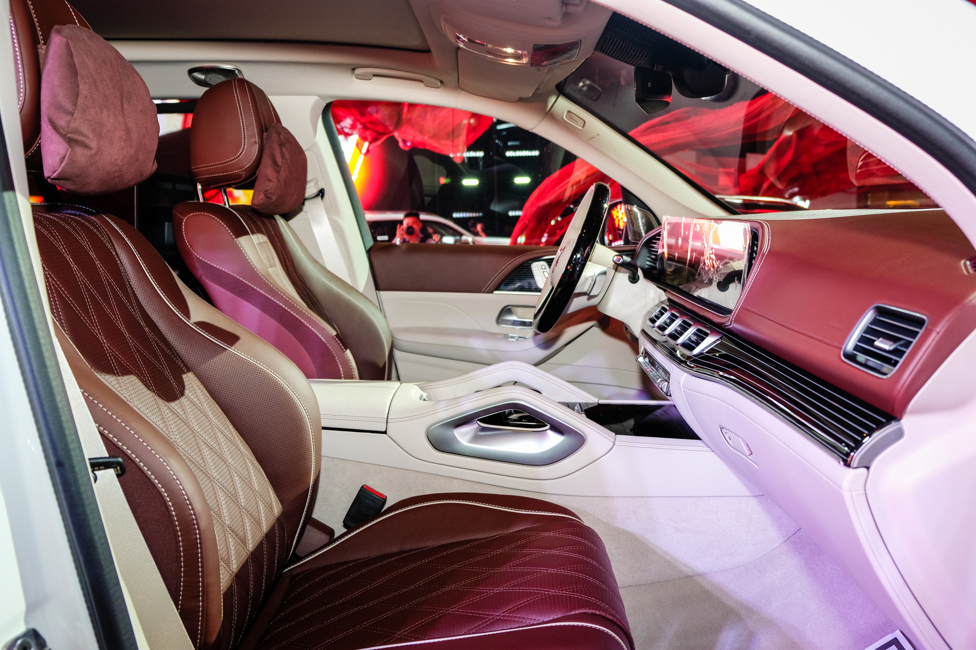 Mercedes-Maybach GLS 600 2025 ra mắt Việt Nam: Giá 12,379 tỷ đồng, bổ sung ADAS, thêm nhiều option đẳng cấp phía sau cho ông chủ- Ảnh 13.