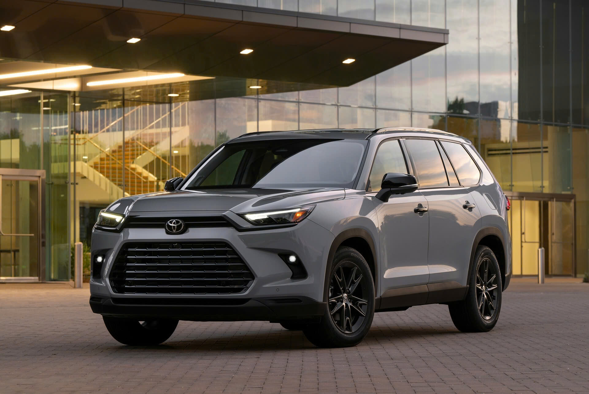 Toyota hoãn sản xuất 1 mẫu xe điện vì khách hàng vẫn đang 'thèm muốn' mẫu xe xăng này- Ảnh 2.