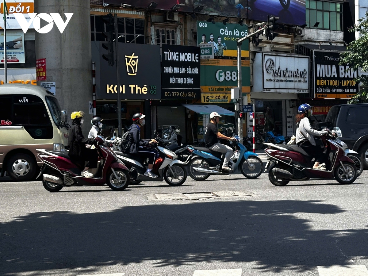 Cấm xe máy xăng: Cần đảm bảo hạ tầng, xã hội và kinh tế- Ảnh 5. Cấm xe máy xăng: Cần đảm bảo hạ tầng, xã hội và kinh tế- Ảnh 5.