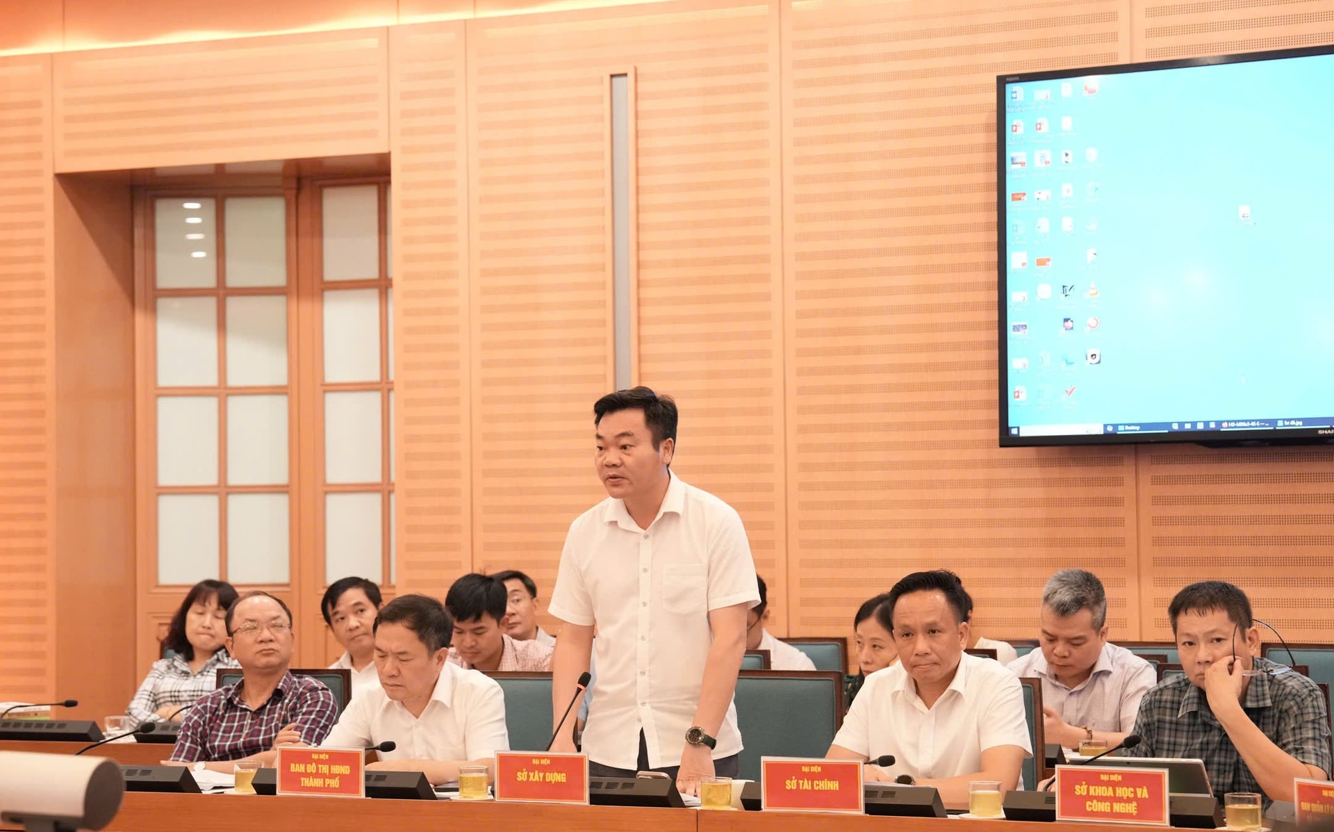 Phó Giám đốc Sở Xây dựng Hà Nội: Người dân chuyển sang xe điện sẽ được hỗ trợ tiền, phí và cả hỗ trợ từ doanh nghiệp- Ảnh 2. Phó Giám đốc Sở Xây dựng Hà Nội: Người dân chuyển sang xe điện sẽ được hỗ trợ tiền, phí và cả hỗ trợ từ doanh nghiệp- Ảnh 2.
