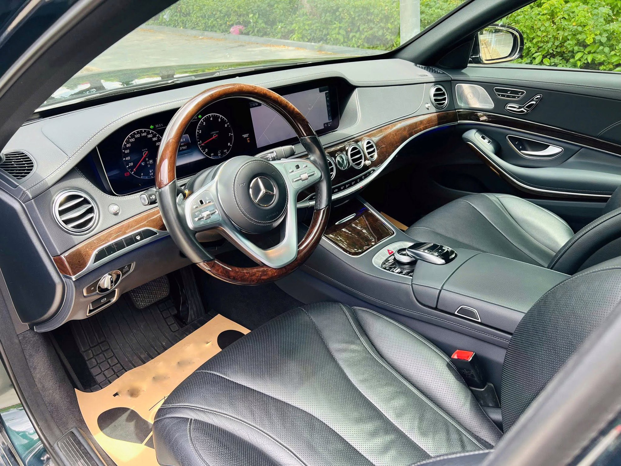 Không chọn E-Class mới, người dùng có thể cân nhắc chiếc Mercedes-Benz S 450 này: Tiện nghi và đẳng cấp hơn hẳn- Ảnh 5. Không chọn E-Class mới, người dùng có thể cân nhắc chiếc Mercedes-Benz S 450 này: Tiện nghi và đẳng cấp hơn hẳn- Ảnh 5.