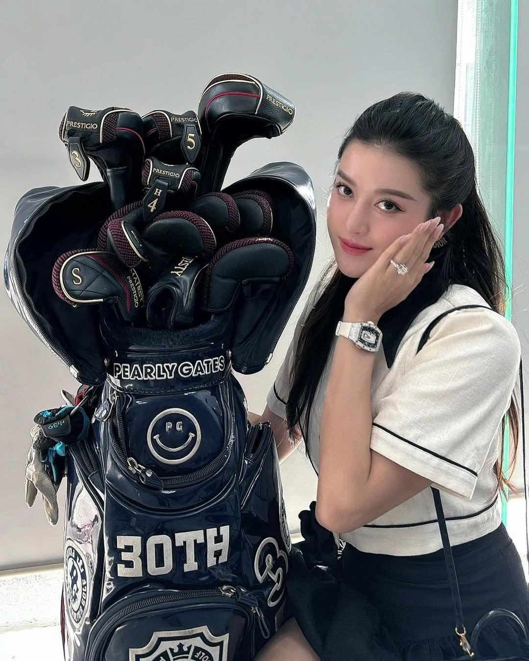 Á hậu Huyền My tuổi 30: Sở hữu biệt thự, xe sang, dát đồ hiệu từ đầu đến chân- Ảnh 10. Á hậu Huyền My tuổi 30: Sở hữu biệt thự, xe sang, dát đồ hiệu từ đầu đến chân- Ảnh 10.