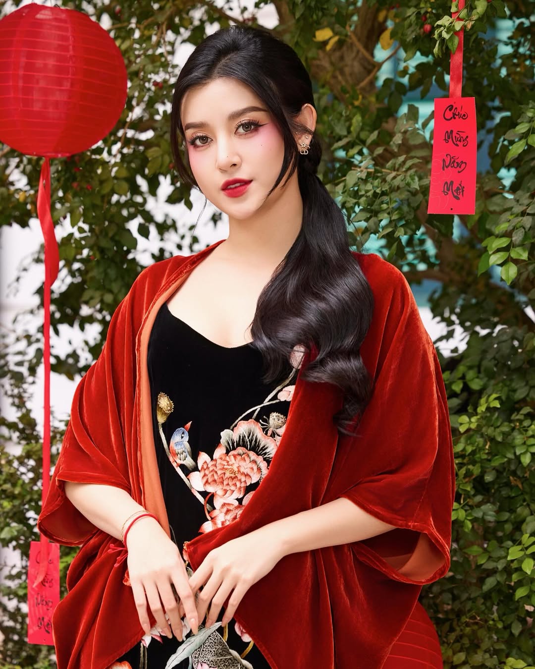 Á hậu Huyền My tuổi 30: Sở hữu biệt thự, xe sang, dát đồ hiệu từ đầu đến chân- Ảnh 2. Á hậu Huyền My tuổi 30: Sở hữu biệt thự, xe sang, dát đồ hiệu từ đầu đến chân- Ảnh 2.