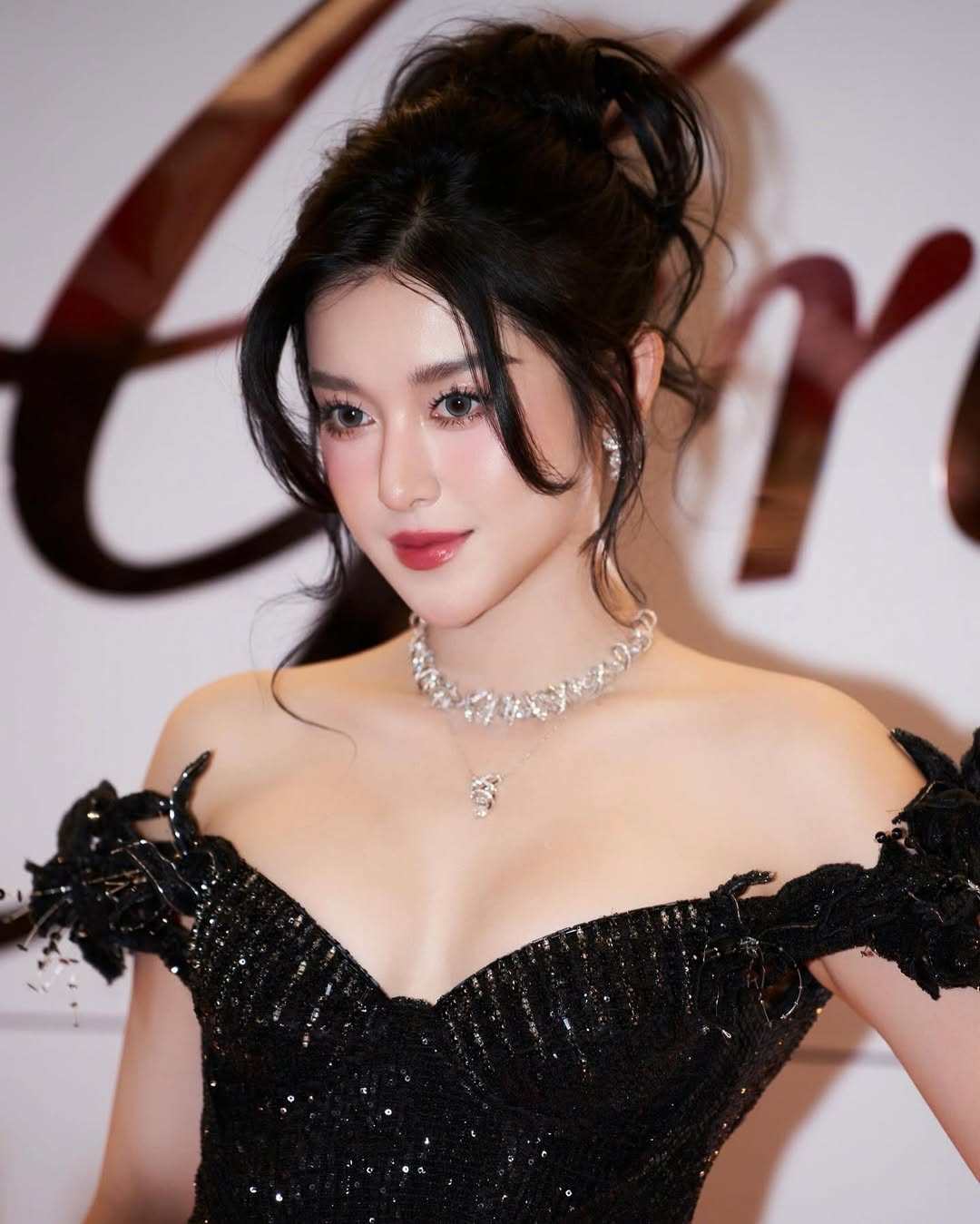 Á hậu Huyền My tuổi 30: Sở hữu biệt thự, xe sang, dát đồ hiệu từ đầu đến chân- Ảnh 1. Á hậu Huyền My tuổi 30: Sở hữu biệt thự, xe sang, dát đồ hiệu từ đầu đến chân- Ảnh 1.