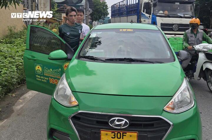 Rapper Bình Gold khai: Cướp taxi vì vội về Quảng Ninh chơi với bạn- Ảnh 1. Rapper Bình Gold khai: Cướp taxi vì vội về Quảng Ninh chơi với bạn- Ảnh 1.