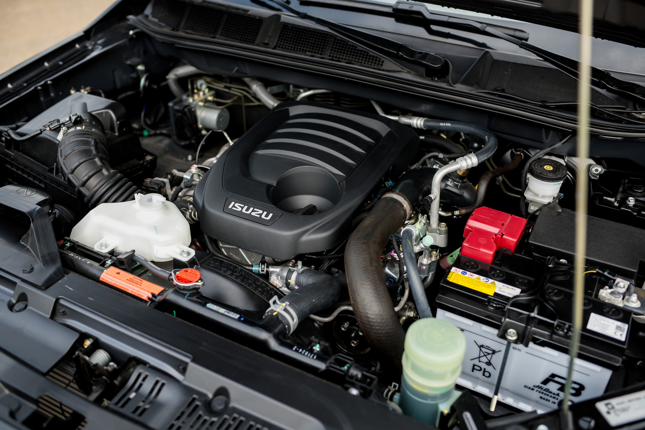 Isuzu mu-X ra mắt chưa đầy 1 tháng đã giảm giá tại đại lý: Bản tiêu chuẩn còn 914 triệu đồng, chưa giảm sâu như Everest- Ảnh 5.