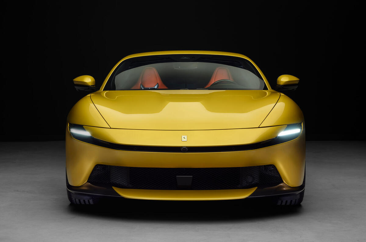 Ferrari Amalfi vừa ra mắt đã bị chế ảnh thành xe... Toyota- Ảnh 6. Ferrari Amalfi vừa ra mắt đã bị chế ảnh thành xe... Toyota- Ảnh 6.