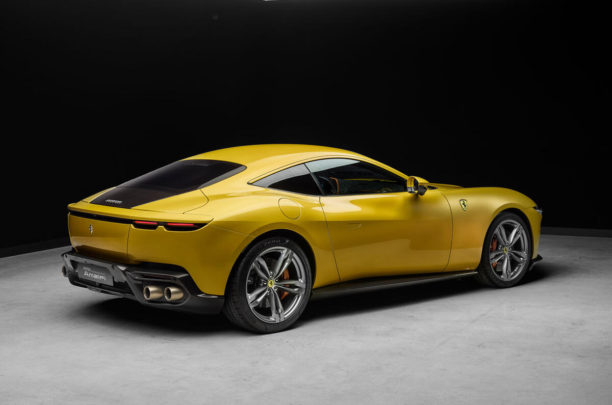 Ferrari Amalfi vừa ra mắt đã bị chế ảnh thành xe... Toyota- Ảnh 8. Ferrari Amalfi vừa ra mắt đã bị chế ảnh thành xe... Toyota- Ảnh 8.