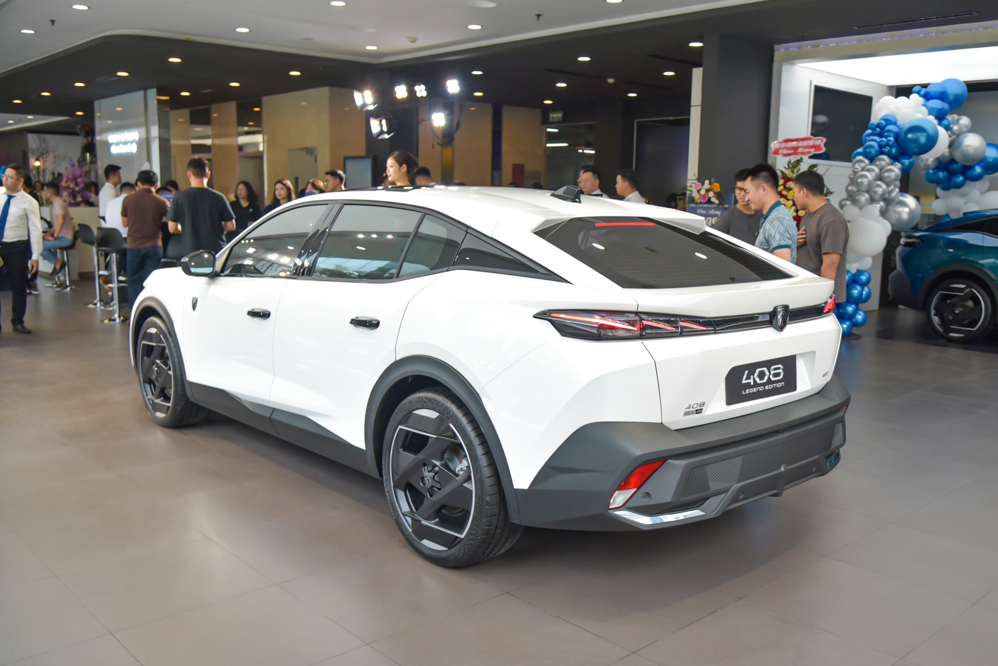 Ảnh chi tiết Peugeot 408 bản đặc biệt giới hạn giá từ 1,039 tỷ đồng đã về đại lý: Bộ ghế là điểm khác biệt nổi bật nhất- Ảnh 9. Ảnh chi tiết Peugeot 408 bản đặc biệt giới hạn giá từ 1,039 tỷ đồng đã về đại lý: Bộ ghế là điểm khác biệt nổi bật nhất- Ảnh 9.