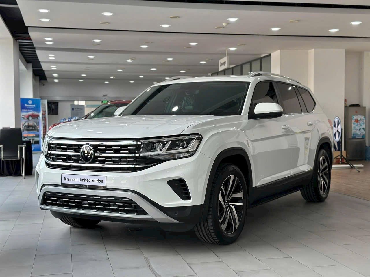 VW Teramont hạ giá kỷ lục còn 1,788 tỷ đồng: Là bản Limited nhiều 'option' xịn, tăng cạnh tranh trước Palisade, làm khó Explorer- Ảnh 2. VW Teramont hạ giá kỷ lục còn 1,788 tỷ đồng: Là bản Limited nhiều 'option' xịn, tăng cạnh tranh trước Palisade, làm khó Explorer- Ảnh 2.