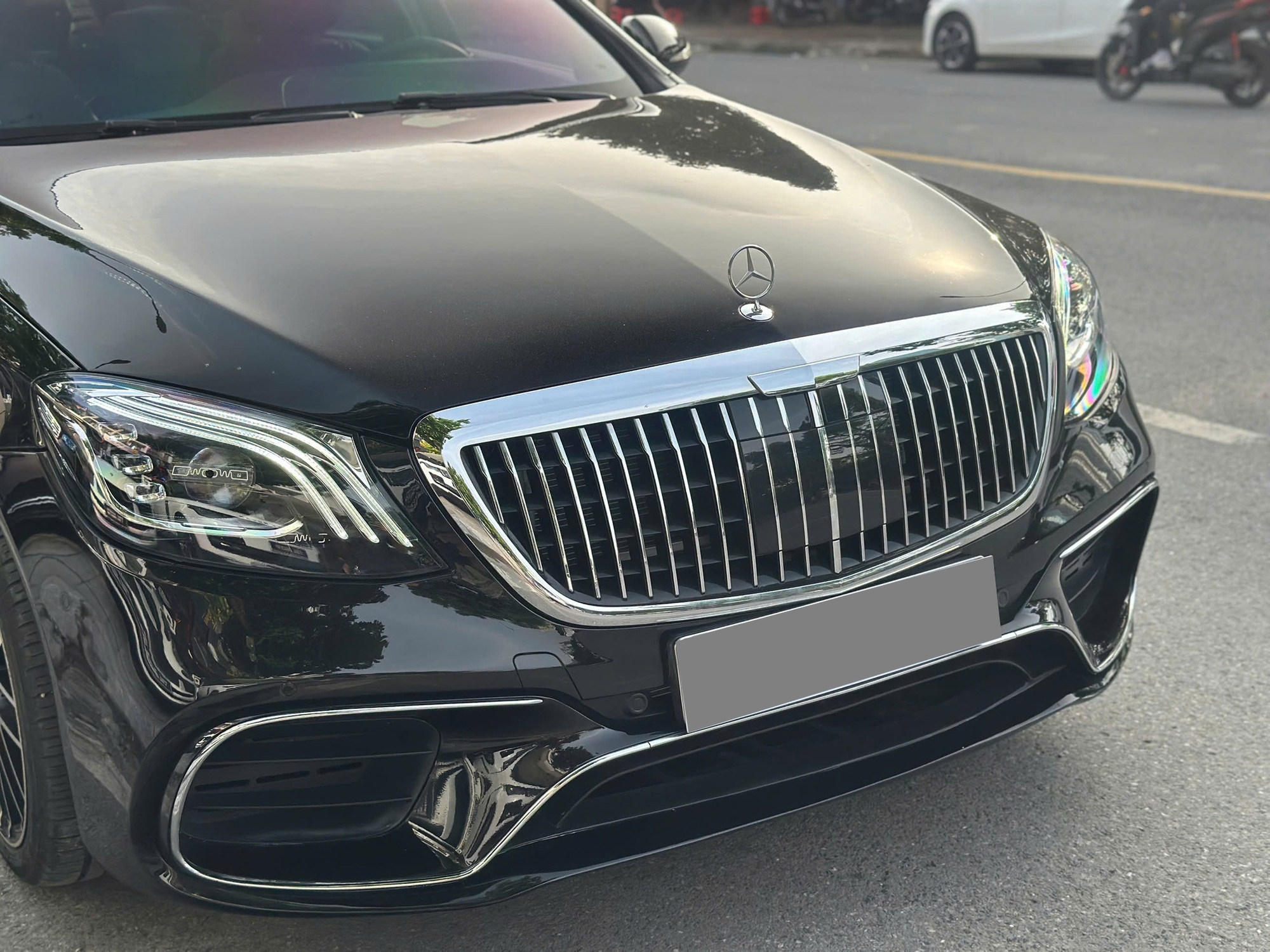 Rao Mercedes S 400 độ AMG nhưng lưới tản nhiệt Maybach giá hơn 1 tỷ đồng, người bán hỏi: Tại sao phải mua C 300 cũ?- Ảnh 6. Rao Mercedes S 400 độ AMG nhưng lưới tản nhiệt Maybach giá hơn 1 tỷ đồng, người bán hỏi: Tại sao phải mua C 300 cũ?- Ảnh 6.