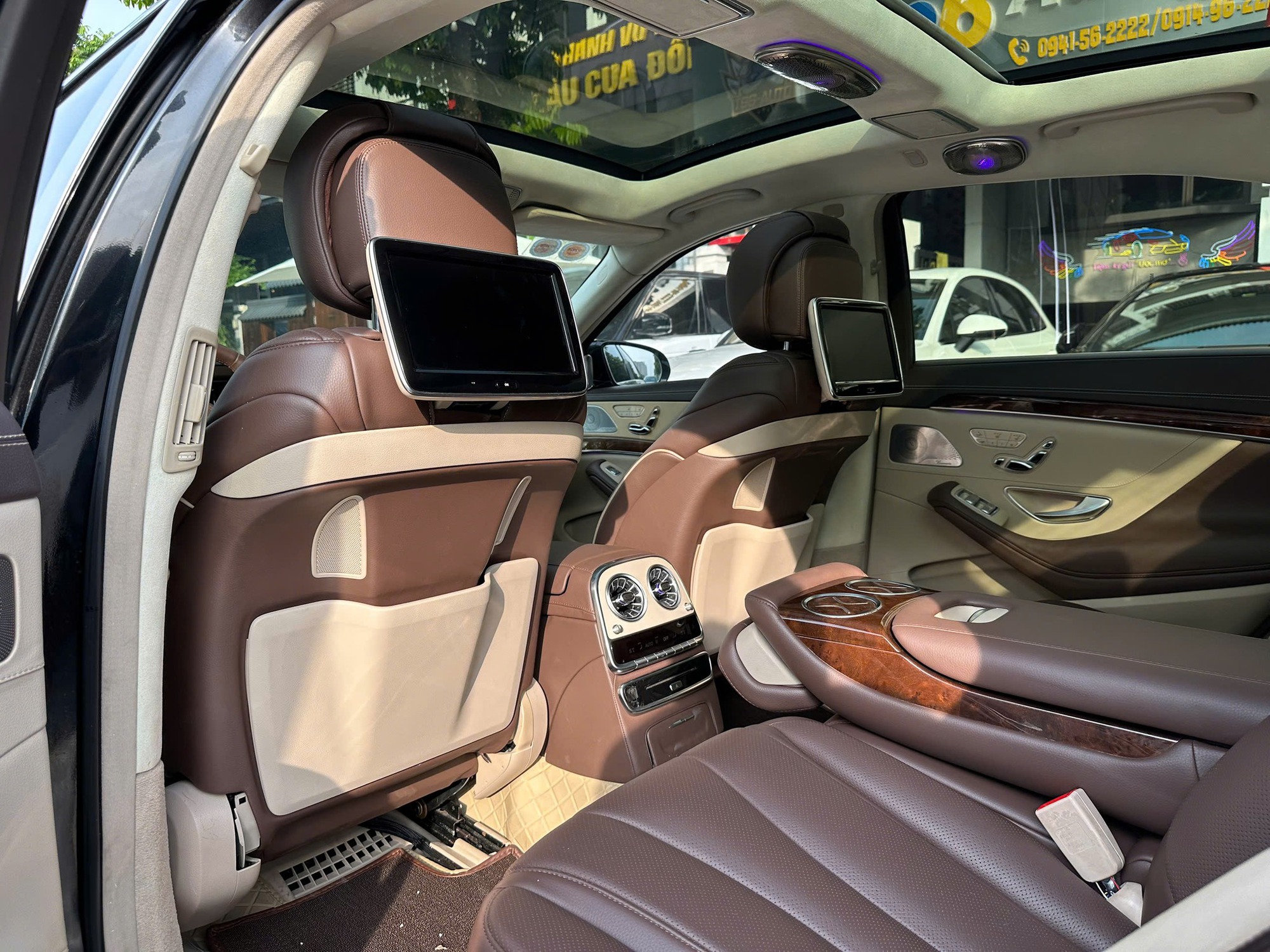 Rao Mercedes S 400 độ AMG nhưng lưới tản nhiệt Maybach giá hơn 1 tỷ đồng, người bán hỏi: Tại sao phải mua C 300 cũ?- Ảnh 15. Rao Mercedes S 400 độ AMG nhưng lưới tản nhiệt Maybach giá hơn 1 tỷ đồng, người bán hỏi: Tại sao phải mua C 300 cũ?- Ảnh 15.