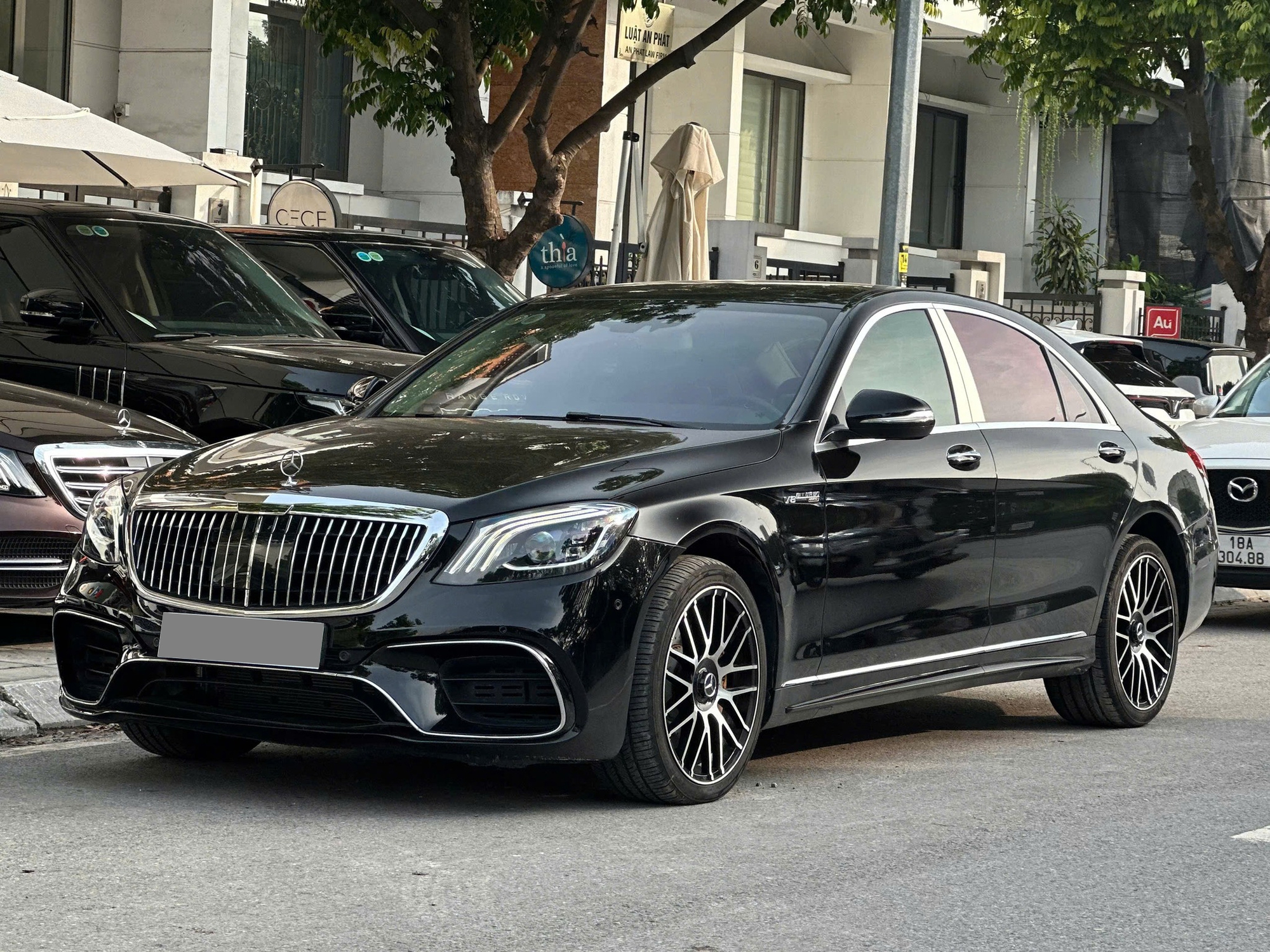 Rao Mercedes S 400 độ AMG nhưng lưới tản nhiệt Maybach giá hơn 1 tỷ đồng, người bán hỏi: Tại sao phải mua C 300 cũ?- Ảnh 2. Rao Mercedes S 400 độ AMG nhưng lưới tản nhiệt Maybach giá hơn 1 tỷ đồng, người bán hỏi: Tại sao phải mua C 300 cũ?- Ảnh 2.