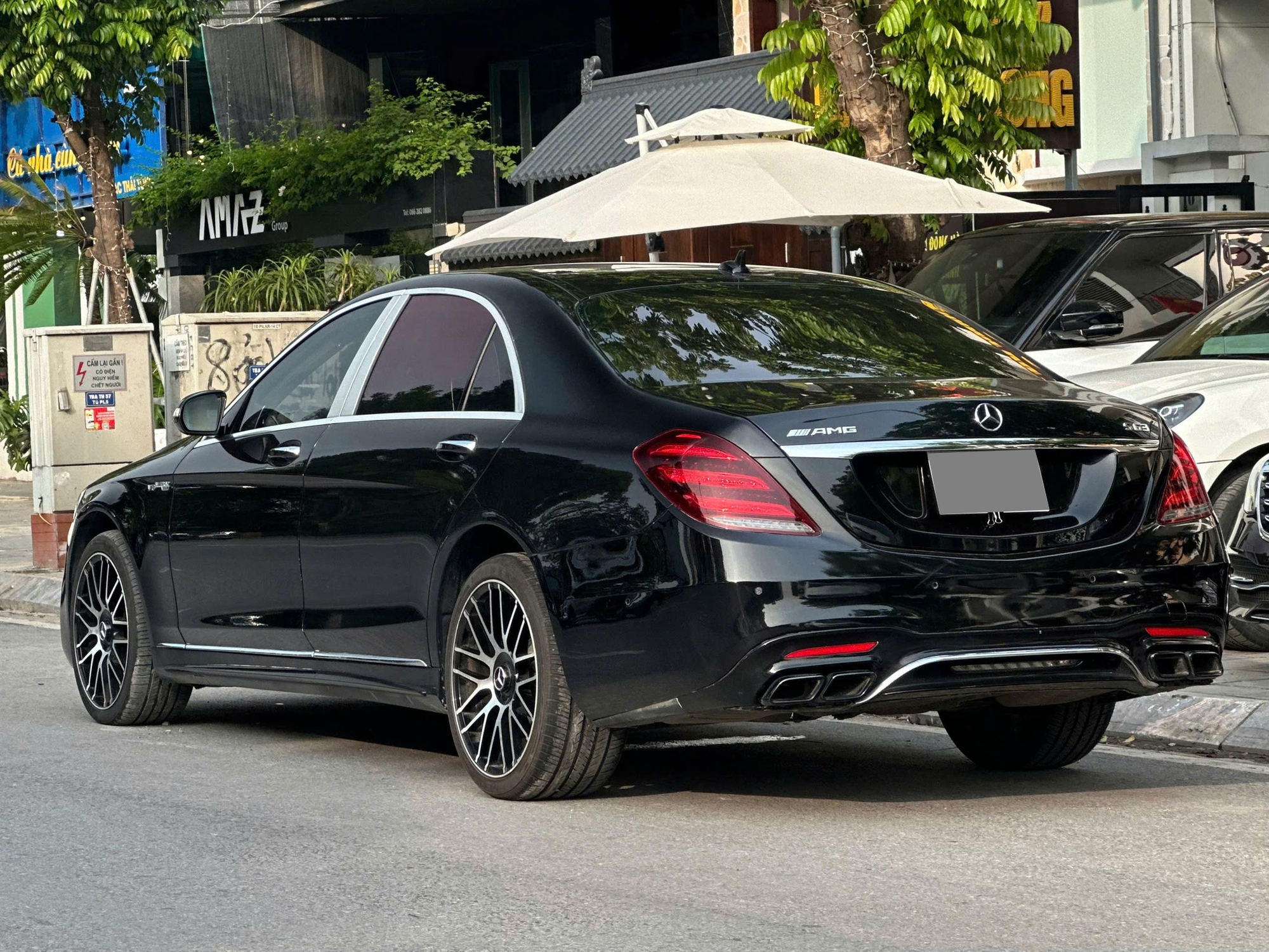 Rao Mercedes S 400 độ AMG nhưng lưới tản nhiệt Maybach giá hơn 1 tỷ đồng, người bán hỏi: Tại sao phải mua C 300 cũ?- Ảnh 3. Rao Mercedes S 400 độ AMG nhưng lưới tản nhiệt Maybach giá hơn 1 tỷ đồng, người bán hỏi: Tại sao phải mua C 300 cũ?- Ảnh 3.