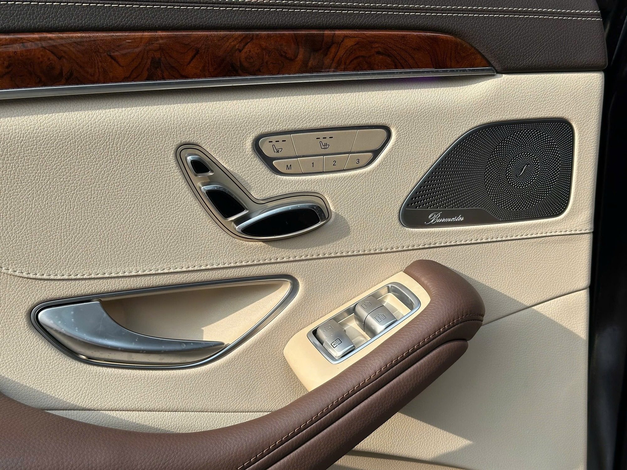 Rao Mercedes S 400 độ AMG nhưng lưới tản nhiệt Maybach giá hơn 1 tỷ đồng, người bán hỏi: Tại sao phải mua C 300 cũ?- Ảnh 16. Rao Mercedes S 400 độ AMG nhưng lưới tản nhiệt Maybach giá hơn 1 tỷ đồng, người bán hỏi: Tại sao phải mua C 300 cũ?- Ảnh 16.