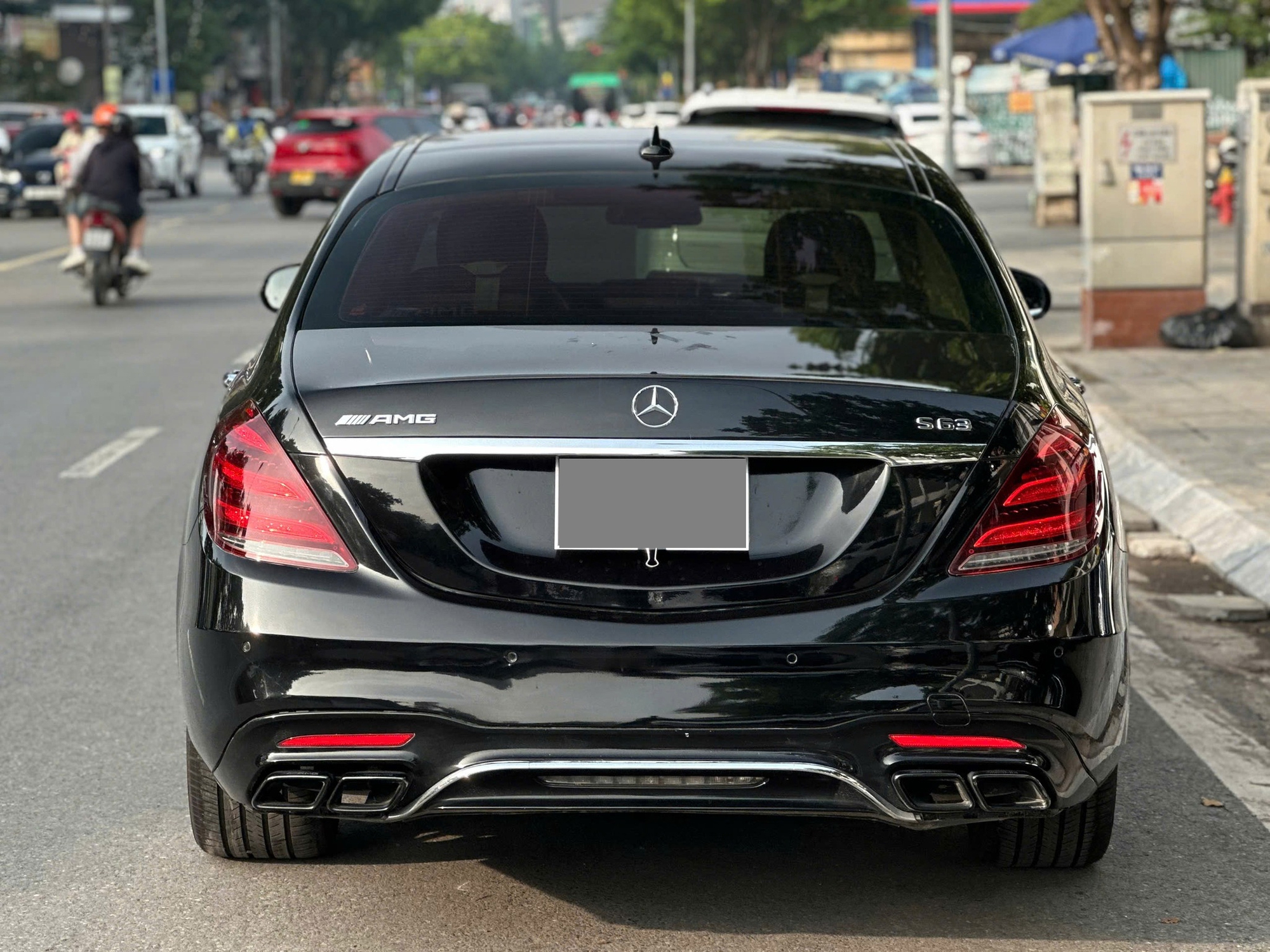Rao Mercedes S 400 độ AMG nhưng lưới tản nhiệt Maybach giá hơn 1 tỷ đồng, người bán hỏi: Tại sao phải mua C 300 cũ?- Ảnh 8. Rao Mercedes S 400 độ AMG nhưng lưới tản nhiệt Maybach giá hơn 1 tỷ đồng, người bán hỏi: Tại sao phải mua C 300 cũ?- Ảnh 8.