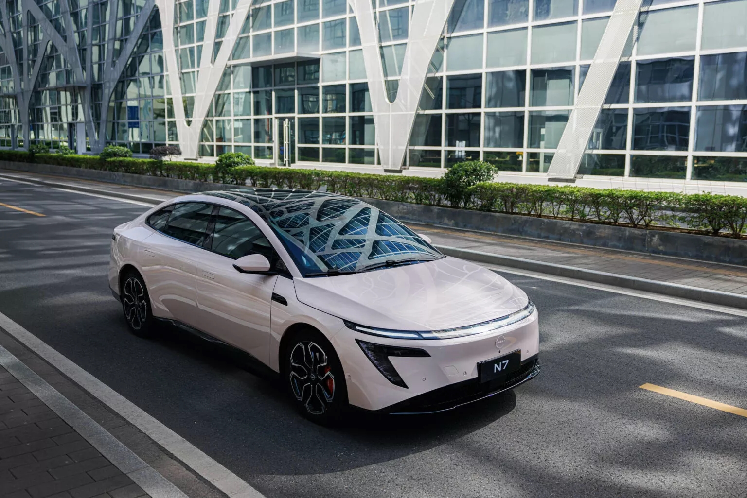 Nissan N7 đã xuất hiện ở Việt Nam không phải chỉ để trưng bày: Hãng lên kế hoạch bán xe ở ĐNÁ, nhưng trước hết cần làm được điều này- Ảnh 5.