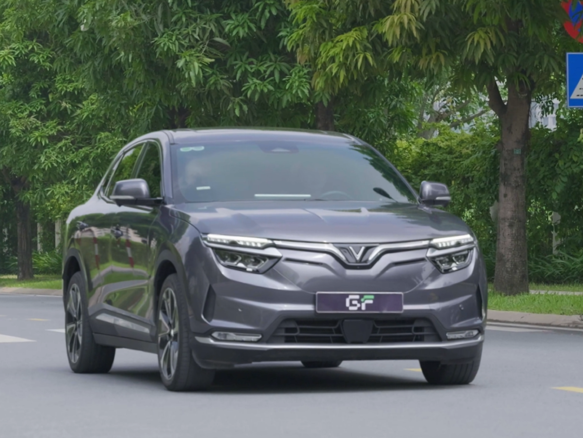 Trải nghiệm VinFast VF 8 đã qua sử dụng từ GF, chuyên gia đánh giá: ‘Các phân hạng phù hợp túi tiền, có điểm tương đương xe mới’- Ảnh 4. Trải nghiệm VinFast VF 8 đã qua sử dụng từ GF, chuyên gia đánh giá: ‘Các phân hạng phù hợp túi tiền, có điểm tương đương xe mới’- Ảnh 4.