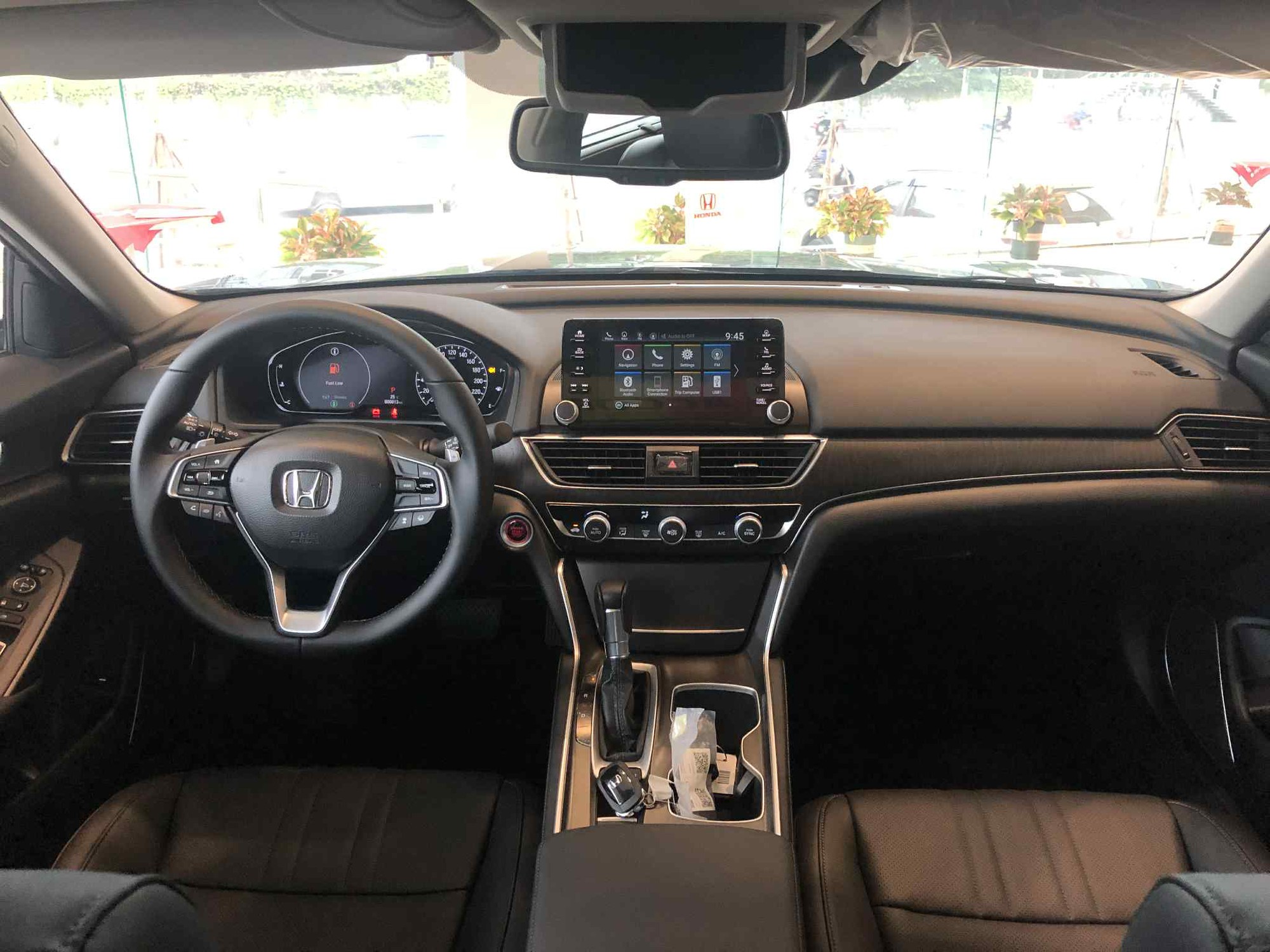 Giá Honda Accord lại ‘thủng đáy’: Giảm tới 280 triệu đồng, giá thực tế vẫn đắt hơn Mazda6 bản cao nhất, nhưng thua ở một điểm- Ảnh 7.