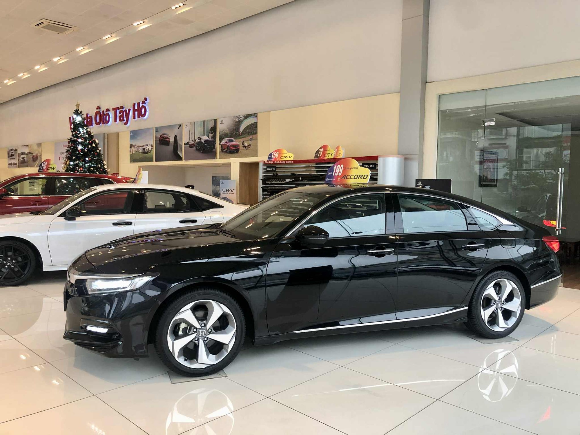 Giá Honda Accord lại ‘thủng đáy’: Giảm tới 280 triệu đồng, giá thực tế vẫn đắt hơn Mazda6 bản cao nhất, nhưng thua ở một điểm- Ảnh 5.
