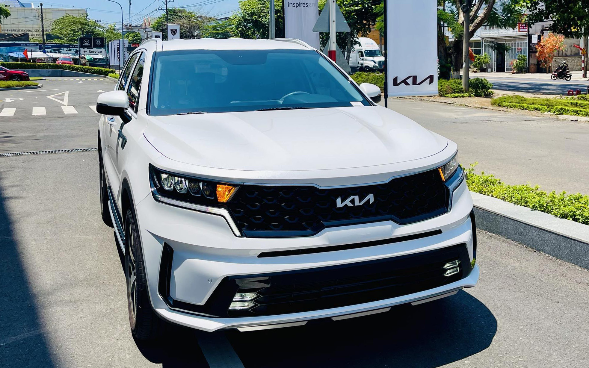 Kia Sorento giảm giá còn từ 879 triệu đồng tại đại lý, đua giá với Santa Fe nhưng VIN 2025- Ảnh 2. Kia Sorento giảm giá còn từ 879 triệu đồng tại đại lý, đua giá với Santa Fe nhưng VIN 2025- Ảnh 2.