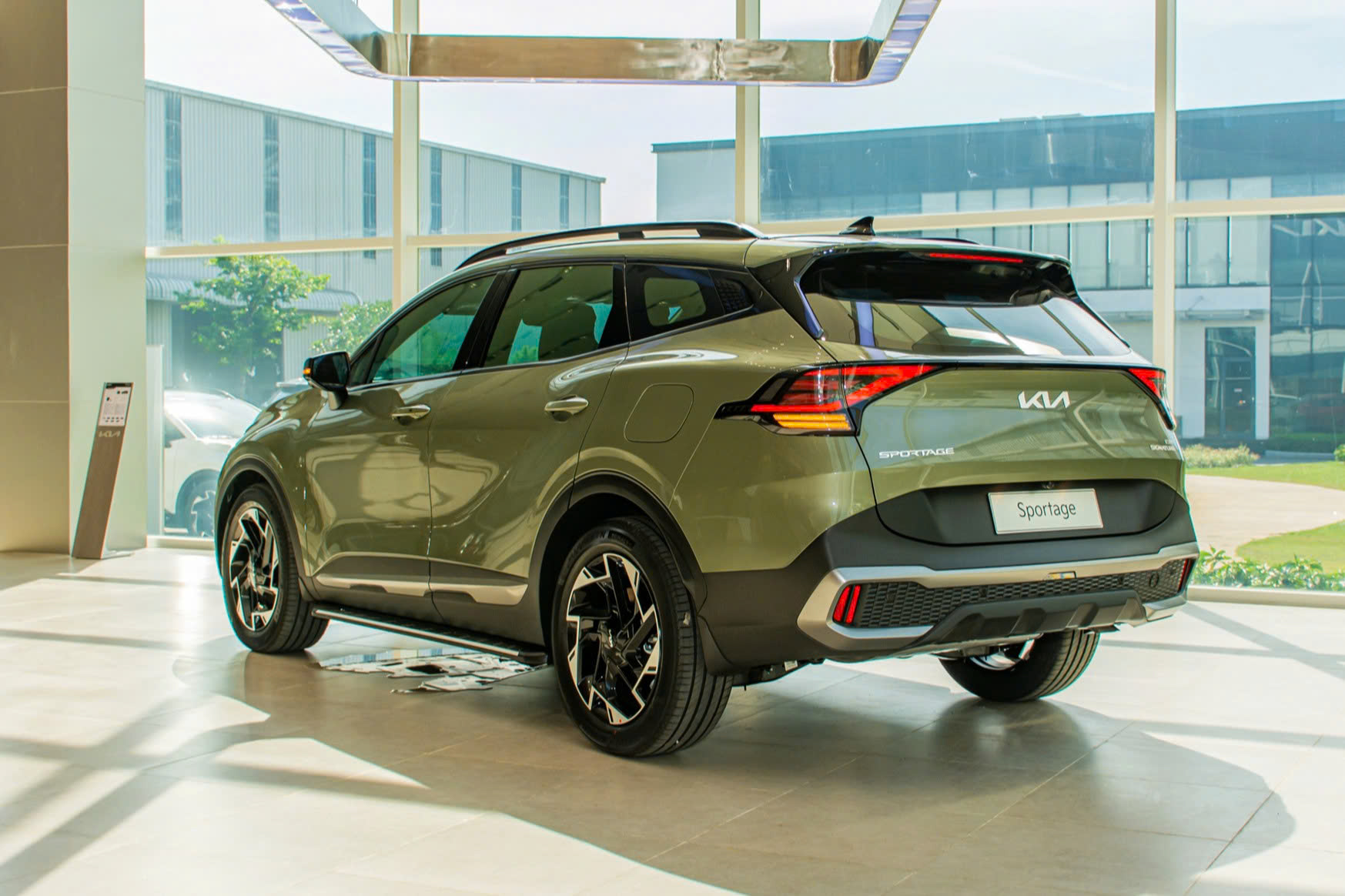Đồng giá 919 triệu đồng, chọn Lynk & Co 01 bản 'base' hay Kia Sportage bản máy xăng 2.0L gần cao nhất- Ảnh 4.