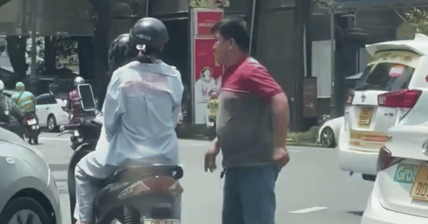 Diễn biến mới vụ tài xế công nghệ rút chìa khóa xe máy của cô gái rồi bỏ đi ở TP.HCM- Ảnh 1. Diễn biến mới vụ tài xế công nghệ rút chìa khóa xe máy của cô gái rồi bỏ đi ở TP.HCM- Ảnh 1.