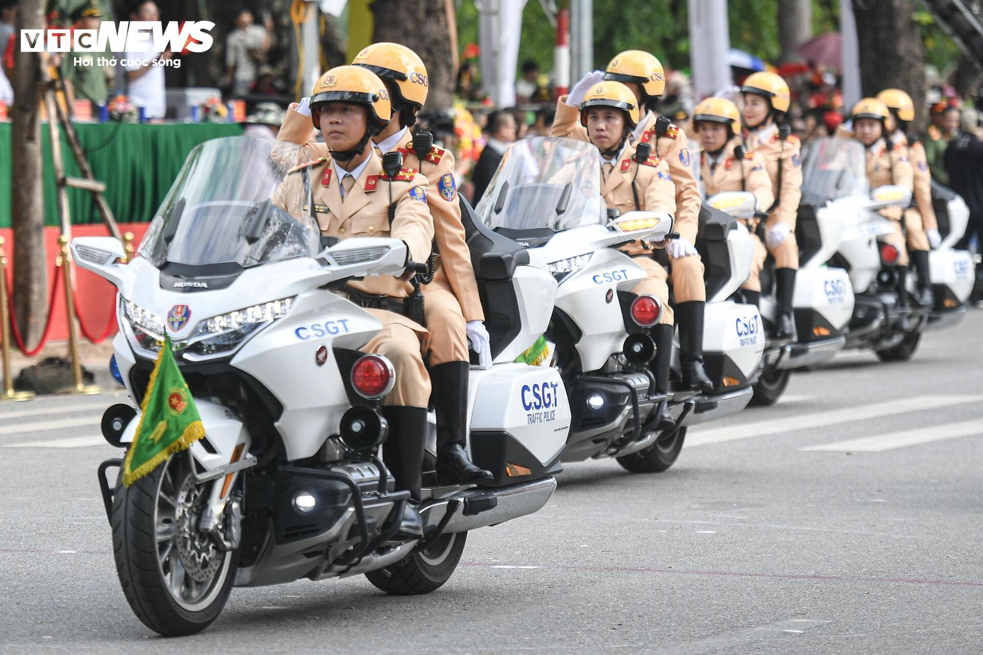 Ngắm dàn xe đặc chủng chống khủng bố, bạo loạn của Công an Hà Nội- Ảnh 6.