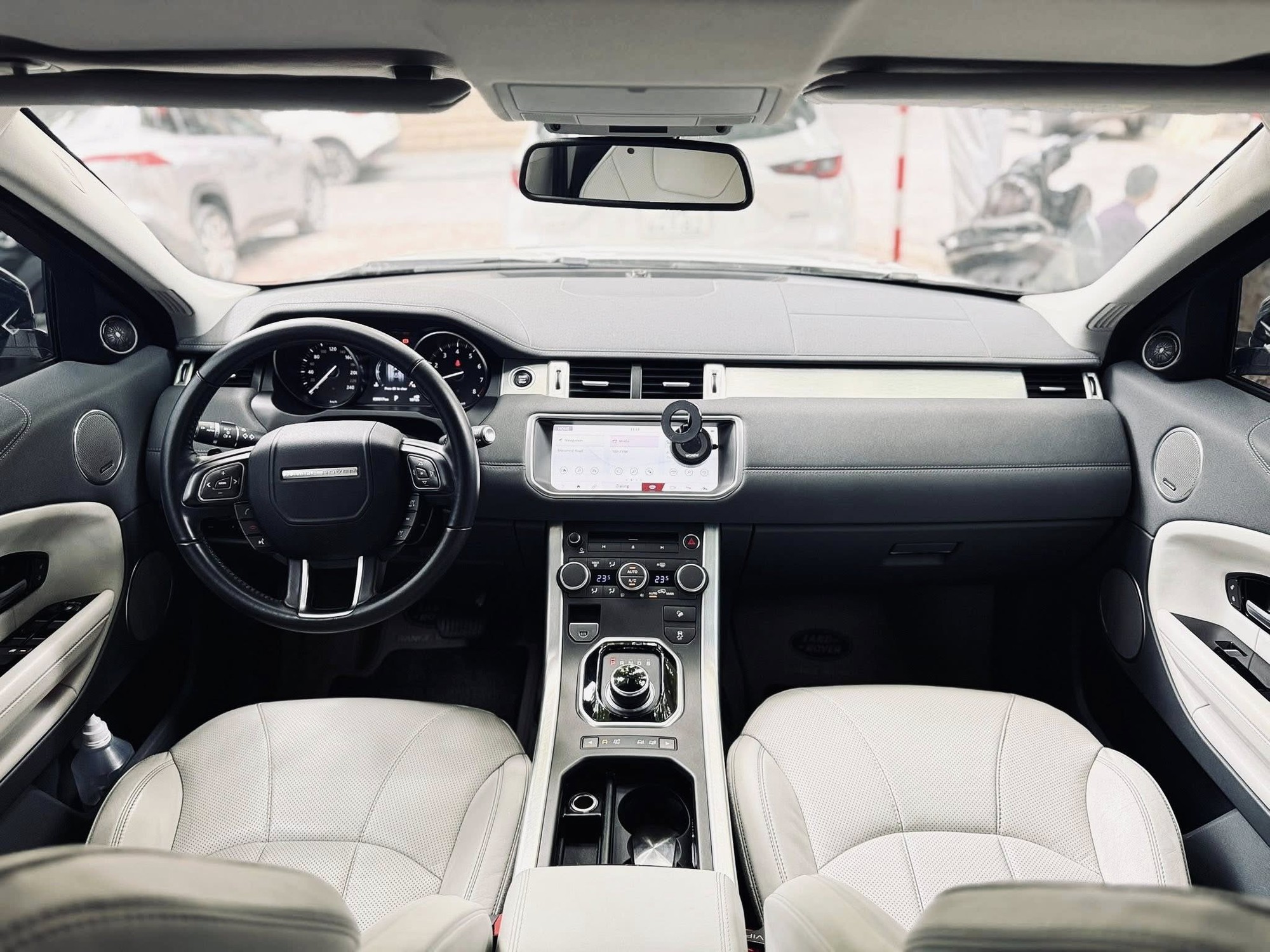 'Hơn tỷ đã đi được Range Rover', người bán rao Evoque rẻ hơn Mercedes-Benz C-Class 'base'- Ảnh 5.