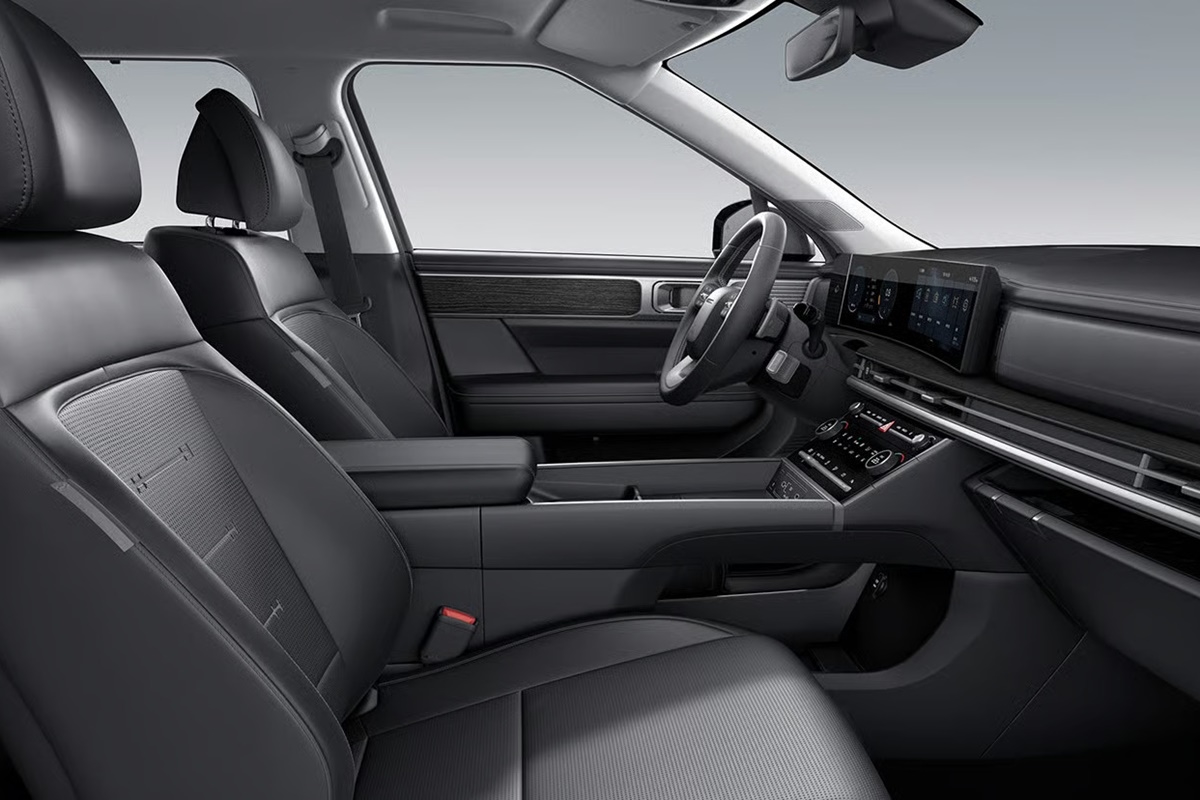 Hyundai Santa Fe 2026 ra mắt: Bản tiêu chuẩn 'lấy thêm' trang bị của bản cao, bổ sung bản mới, tăng giá gây tranh cãi- Ảnh 5. Hyundai Santa Fe 2026 ra mắt: Bản tiêu chuẩn 'lấy thêm' trang bị của bản cao, bổ sung bản mới, tăng giá gây tranh cãi- Ảnh 5.