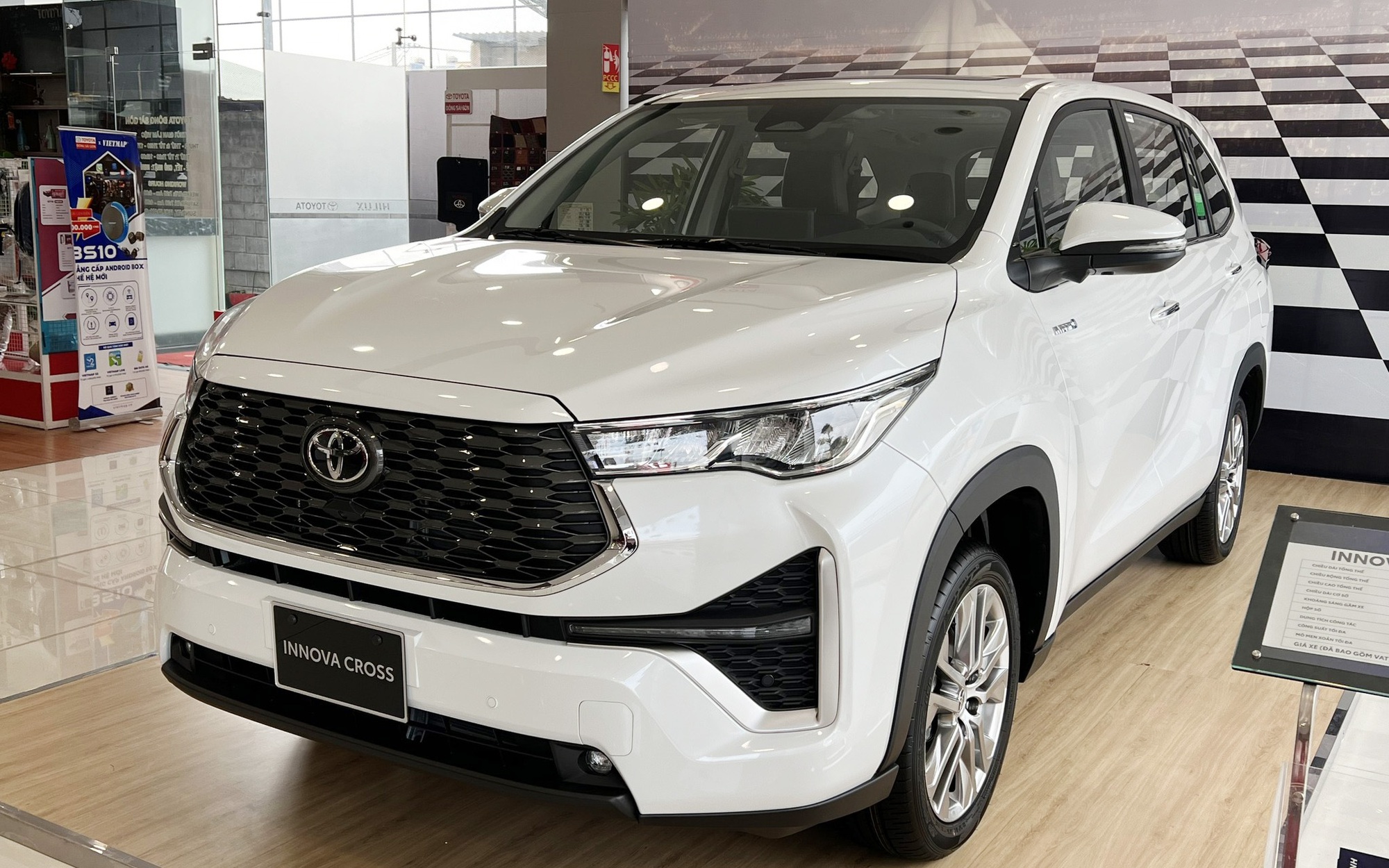 Xe hybrid bán chạy nhất Việt Nam tháng 7: ‘Vua doanh số’ Innova Cross lập đỉnh mới trong năm, CR-V vượt Camry lấy lại vị thế- Ảnh 3.