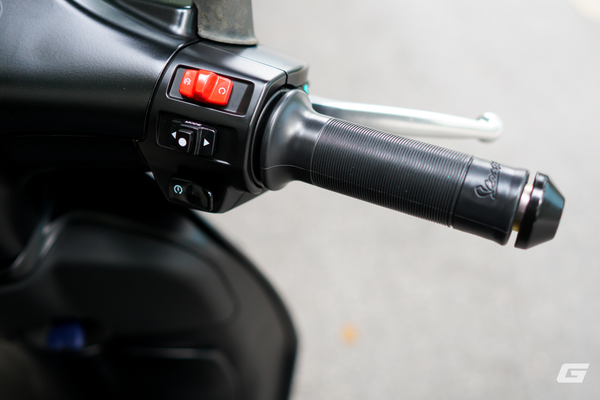 Vespa Sprint S 125 2025: Vận hành linh hoạt, mức tiêu thụ nhiên liệu thực tế chỉ từ 2.3L/100Km- Ảnh 6. Vespa Sprint S 125 2025: Vận hành linh hoạt, mức tiêu thụ nhiên liệu thực tế chỉ từ 2.3L/100Km- Ảnh 6.